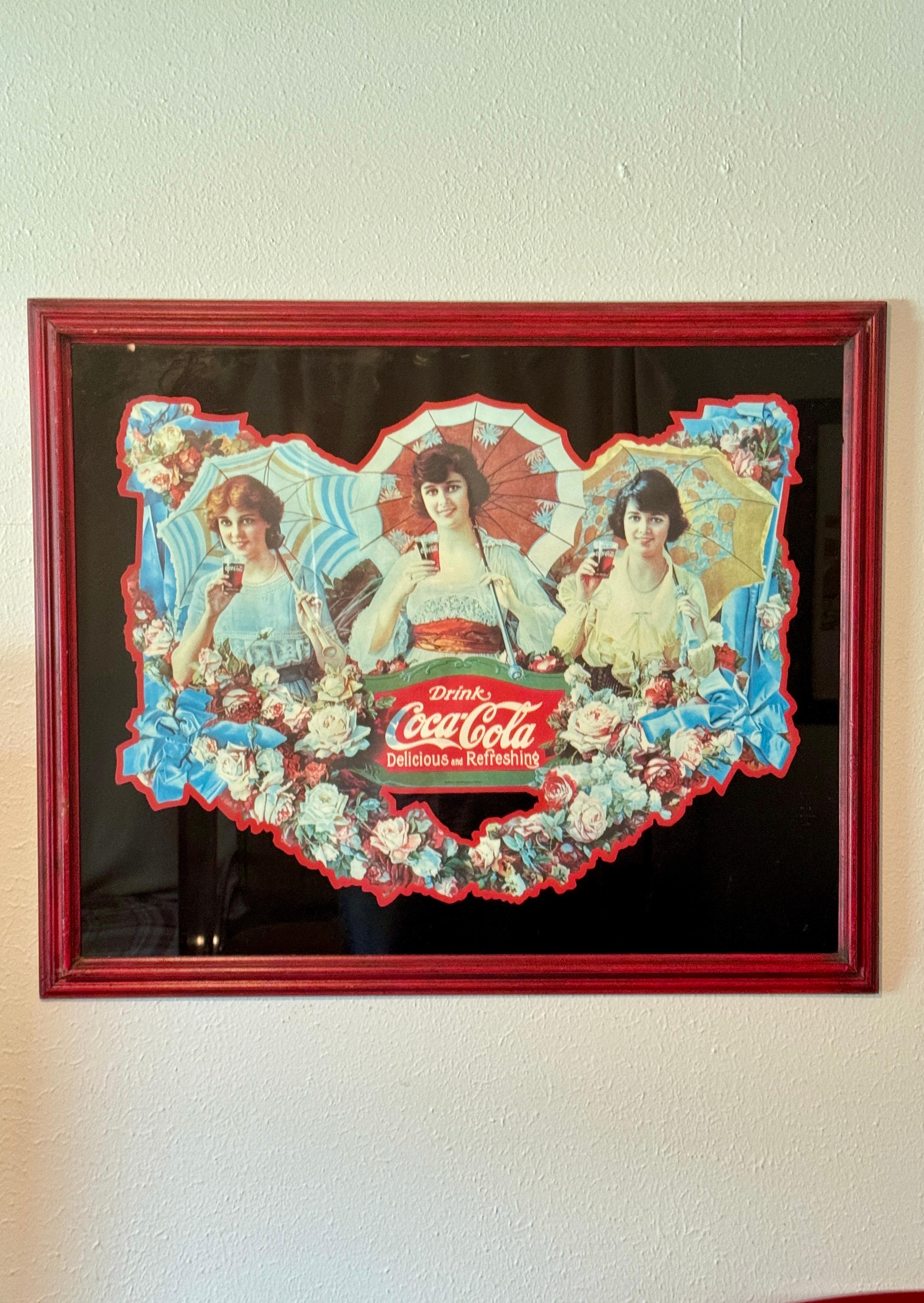 Fin du 20e siècle Une rare reproduction des filles du parapluie de Coca Colon dans un cadre rouge rustique. en vente