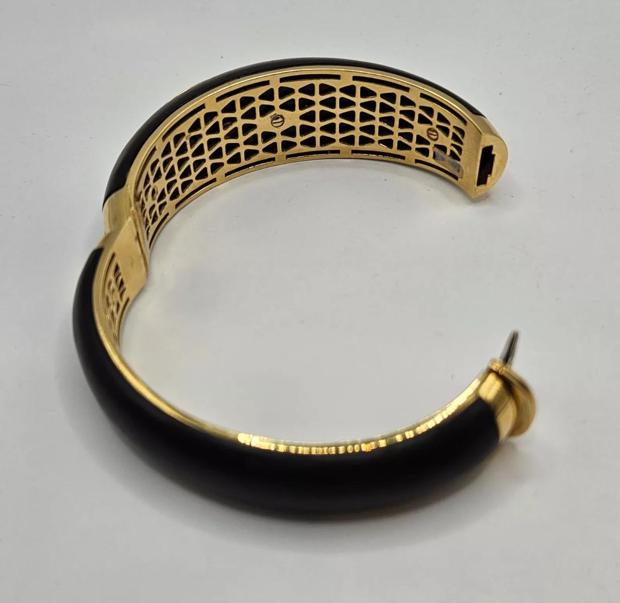 A Rare Roberto Coin 'Capri Plus' Ebony Wood & Diamond 18ct-18k Gold Bangle 5