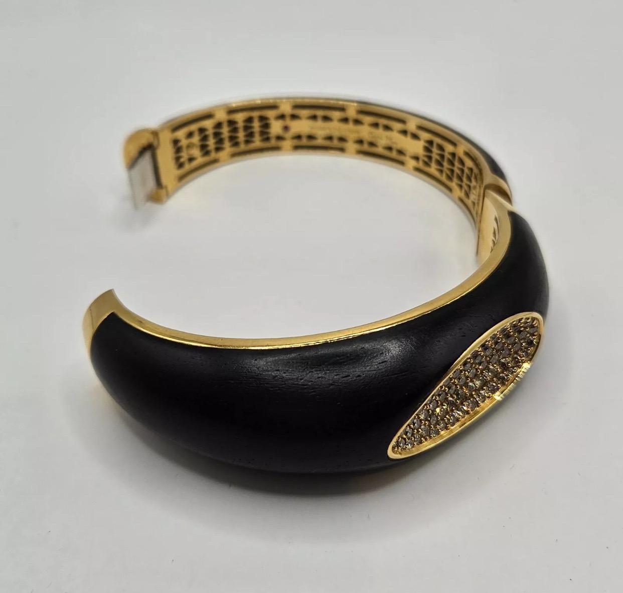 A Rare Roberto Coin 'Capri Plus' Ebony Wood & Diamond 18ct-18k Gold Bangle 6