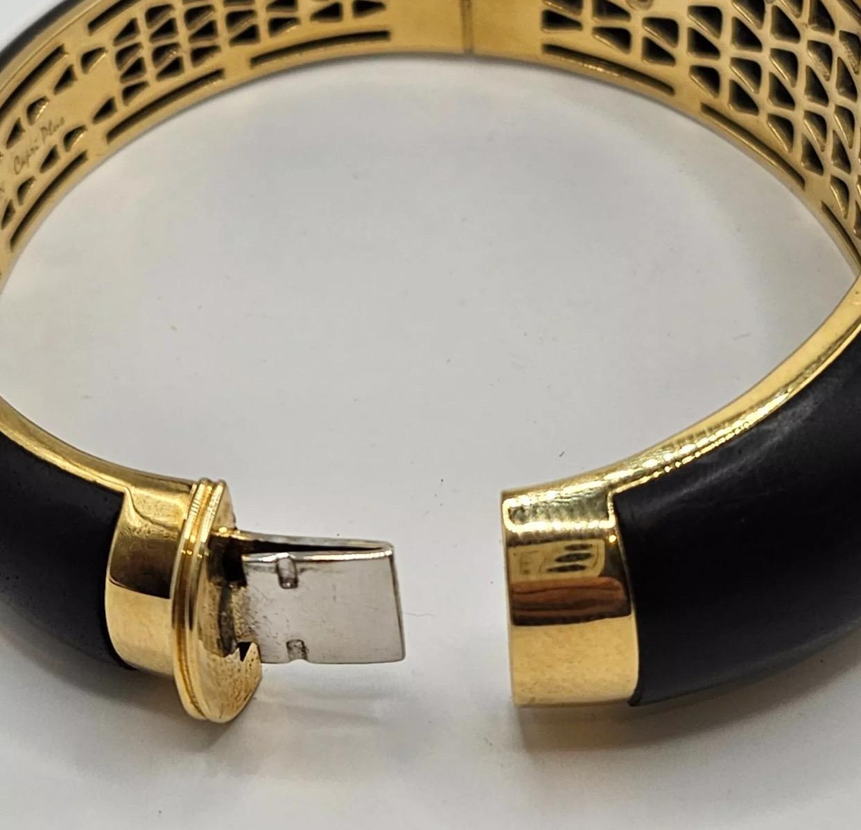 A Rare Roberto Coin 'Capri Plus' Ebony Wood & Diamond 18ct-18k Gold Bangle 7