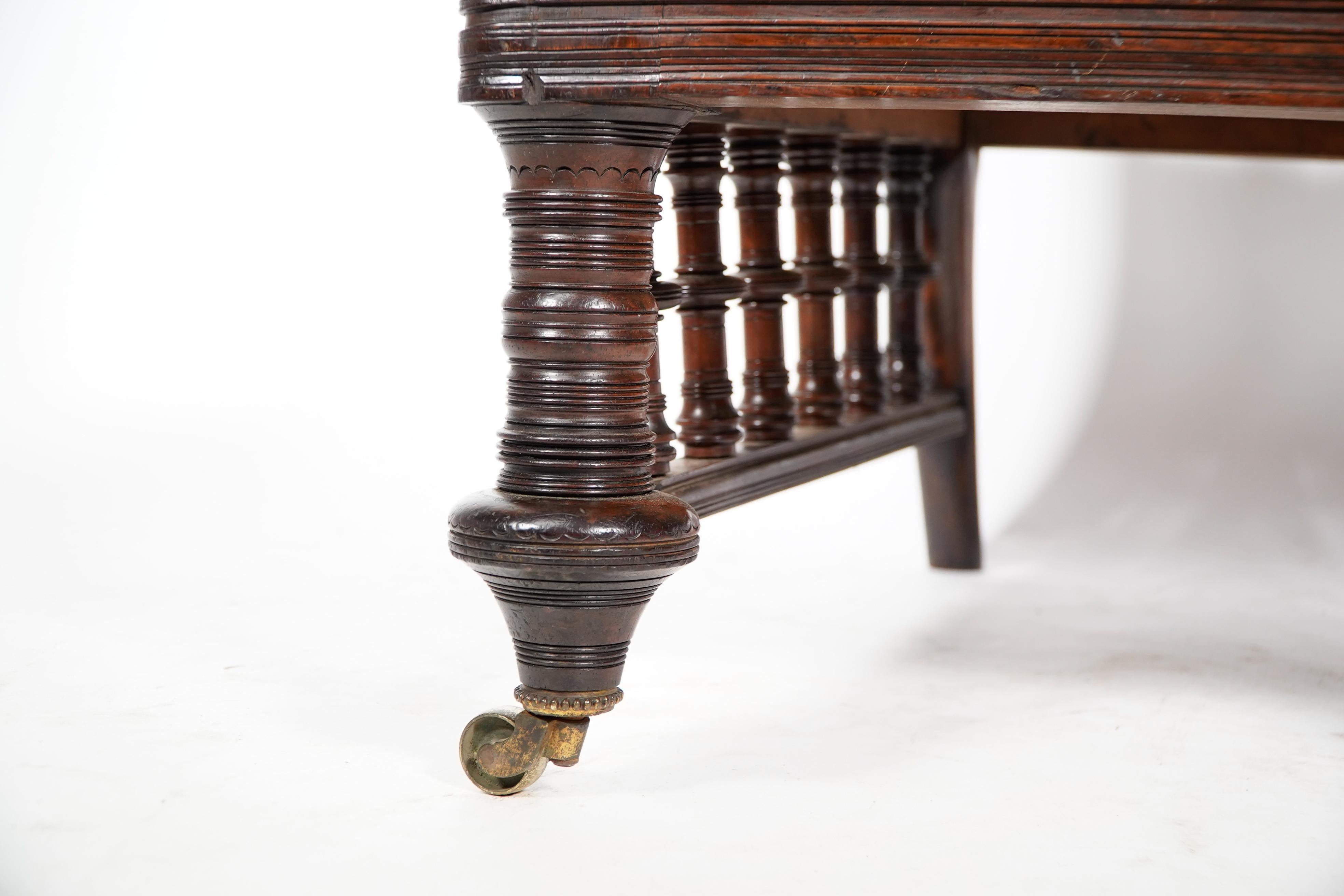 A rare Rosewood side chair with finely carved and turned details For Sale 5