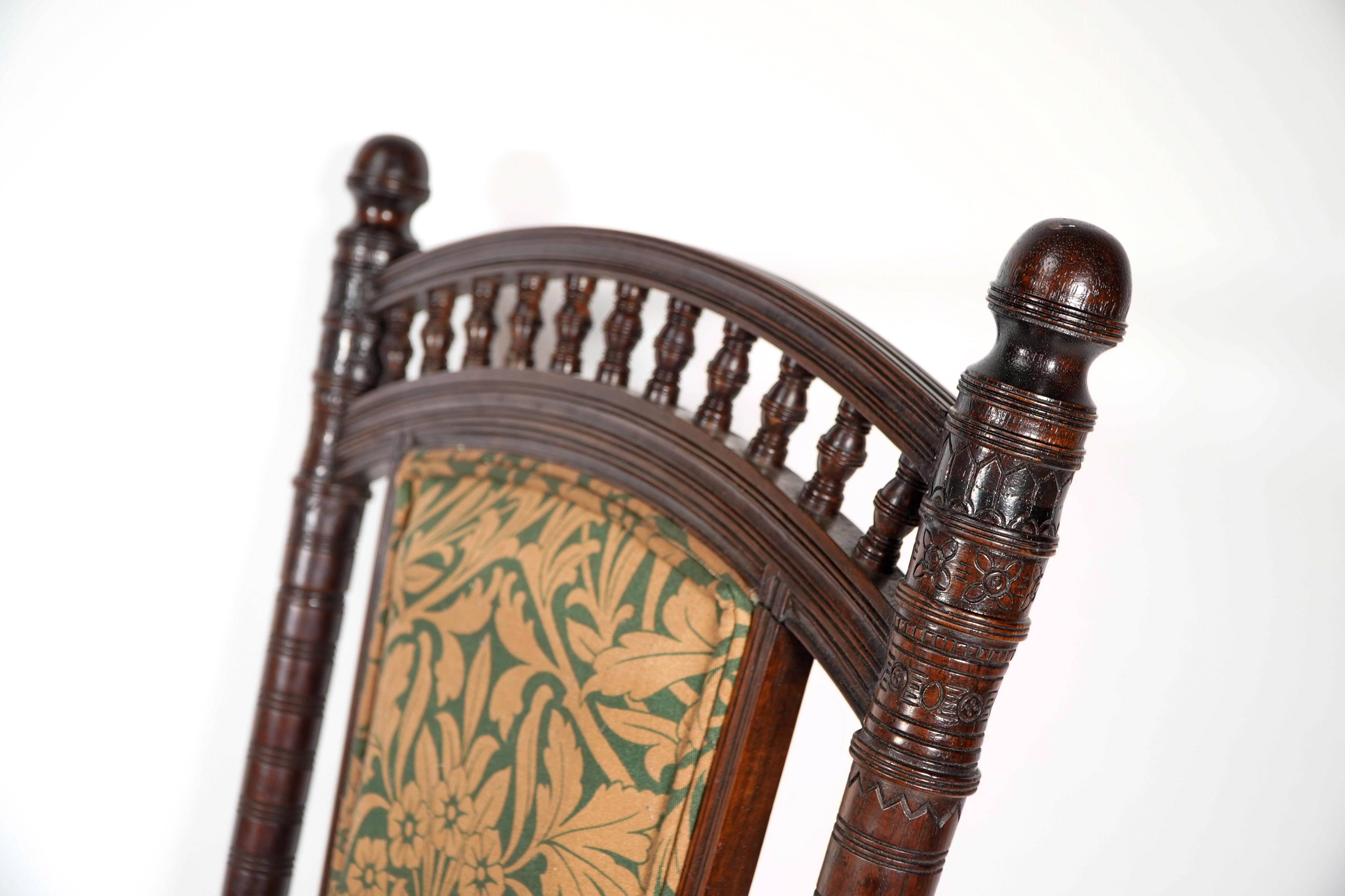 A rare Rosewood side chair with finely carved and turned details For Sale 1