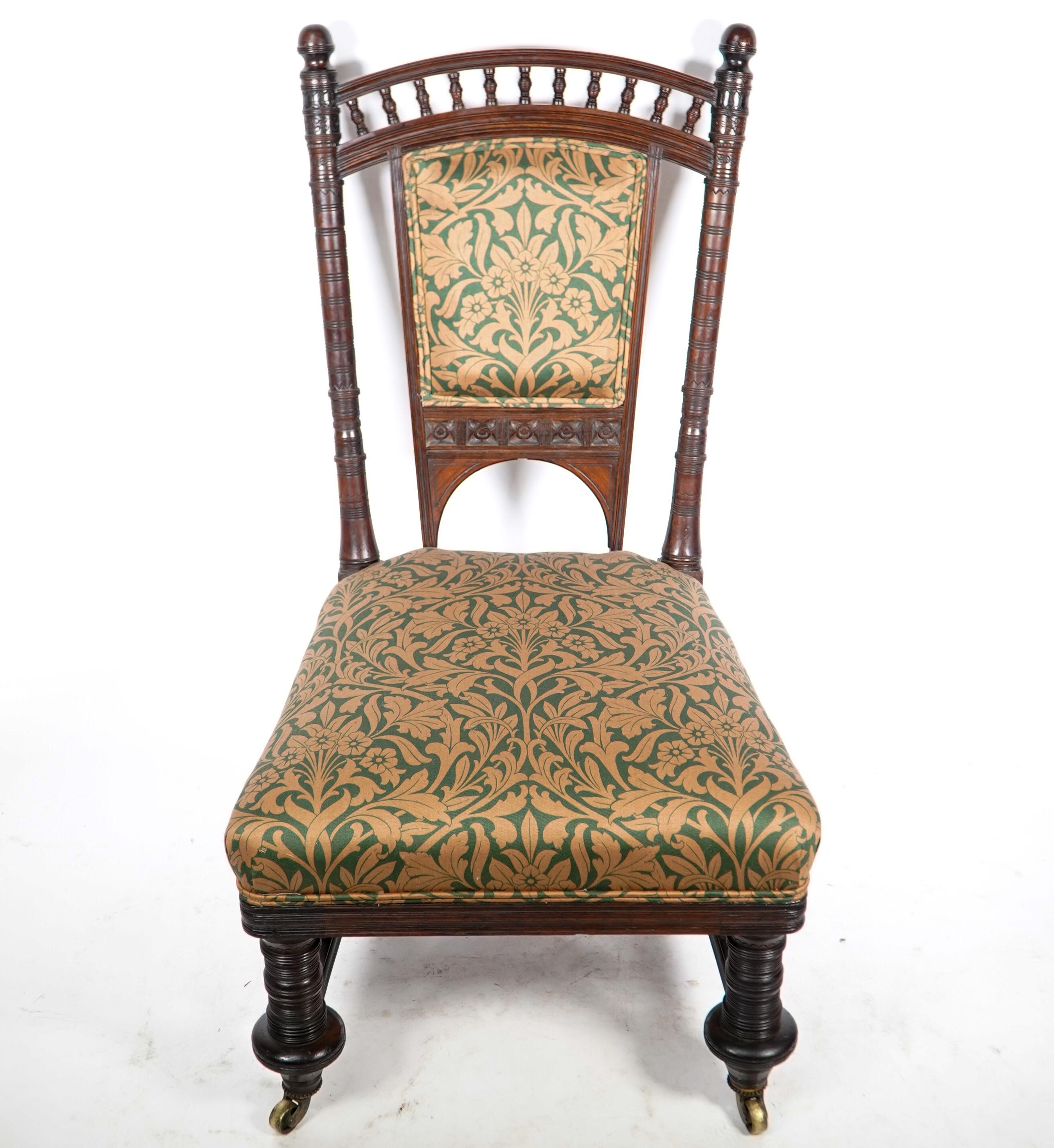 Aesthetic Movement A rare Rosewood side chair with finely carved and turned details For Sale