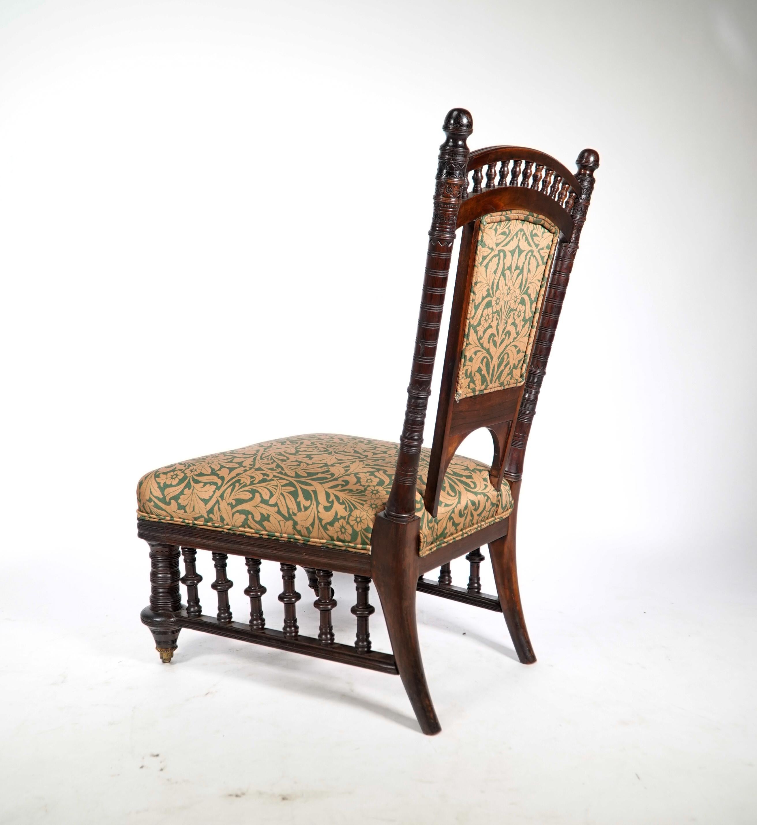 A rare Rosewood side chair with finely carved and turned details For Sale 10