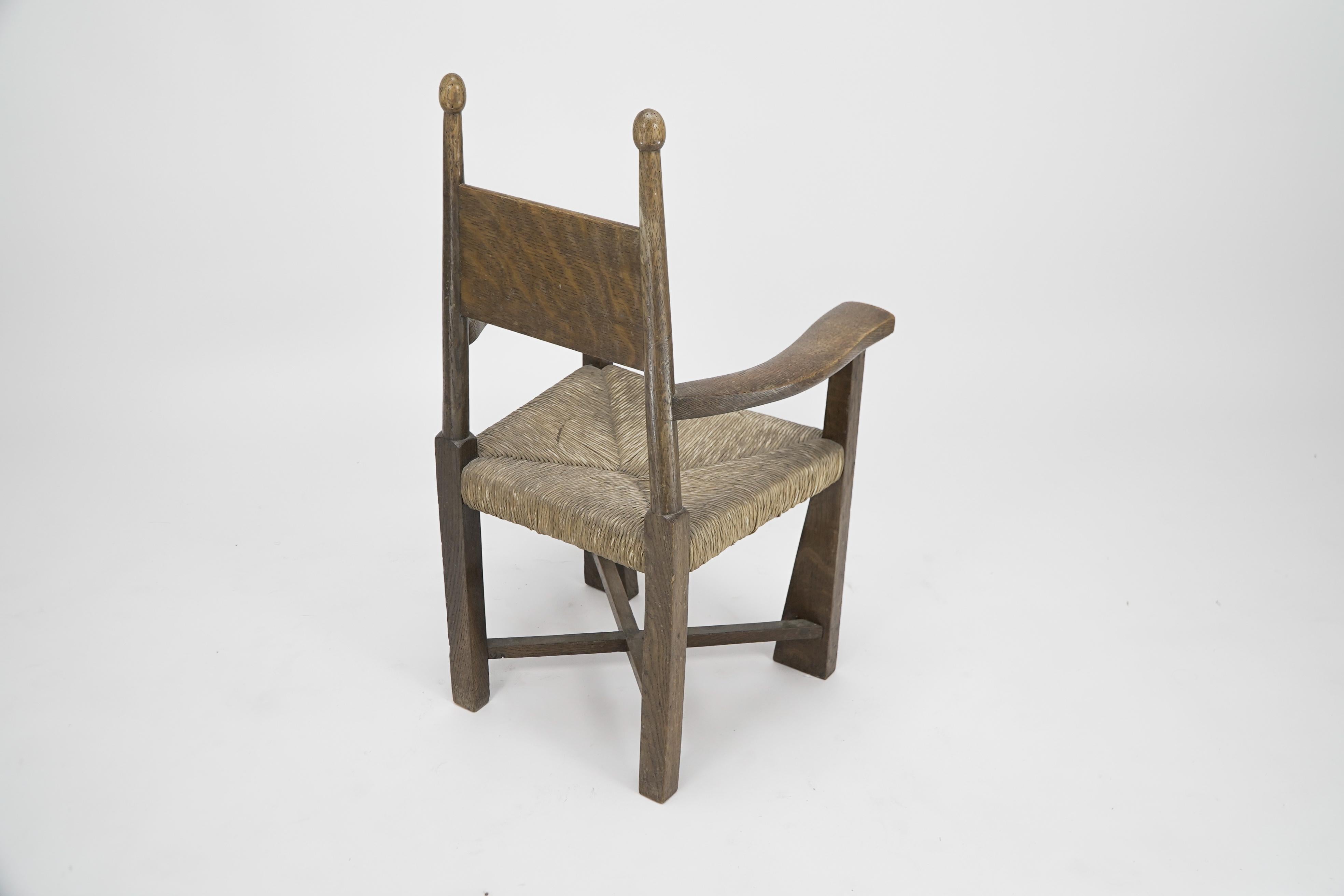 Arts and Crafts William Birch. Détaillant Liberty & Co. Rare chaise d'enfant à siège en jonc en vente