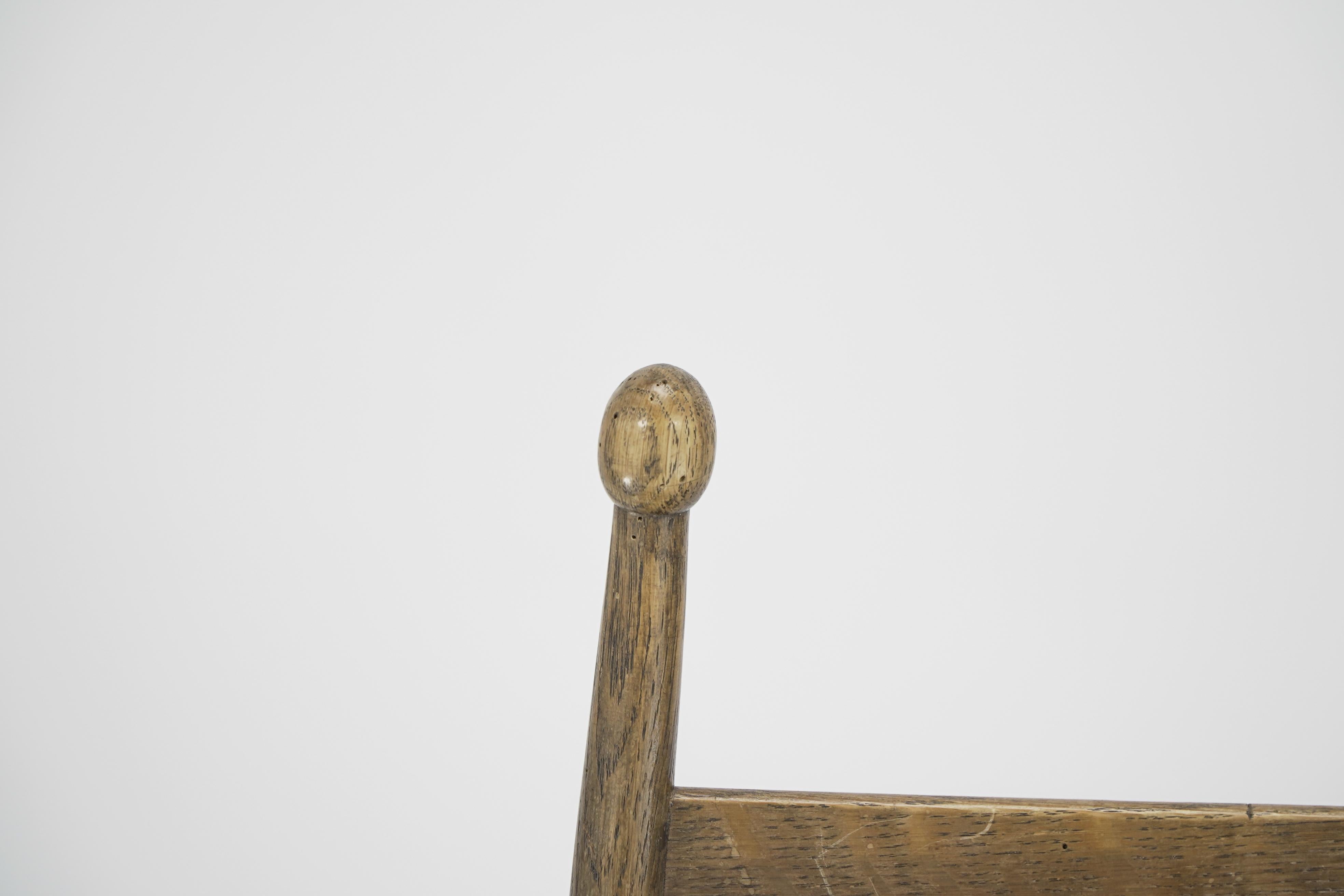 William Birch. Détaillant Liberty & Co. Rare chaise d'enfant à siège en jonc Bon état - En vente à London, GB