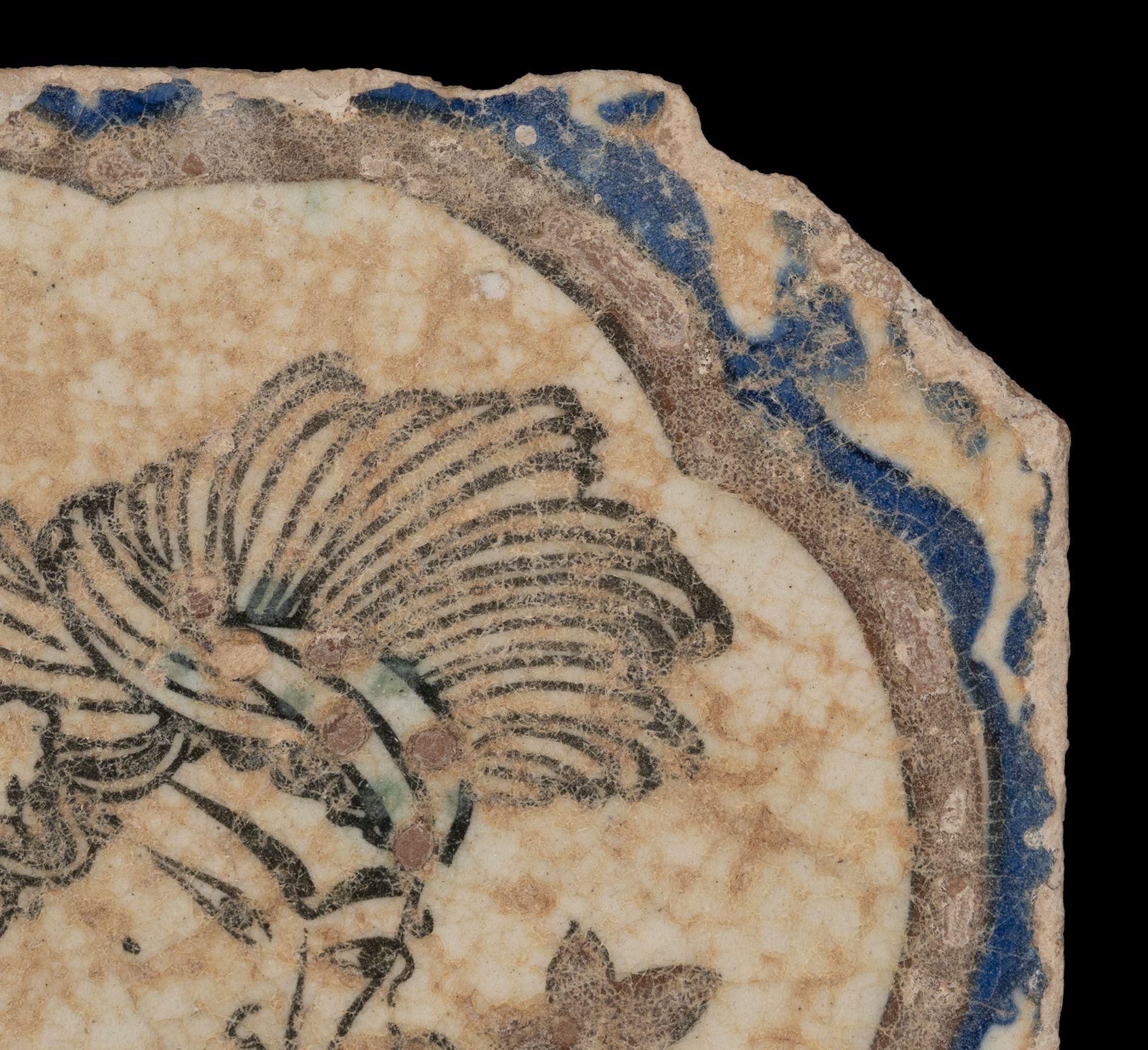 Rare carreau de poterie figurative Kubachi de la dynastie Safavide (1501-1736), C.I.C. État moyen - En vente à Verviers, BE