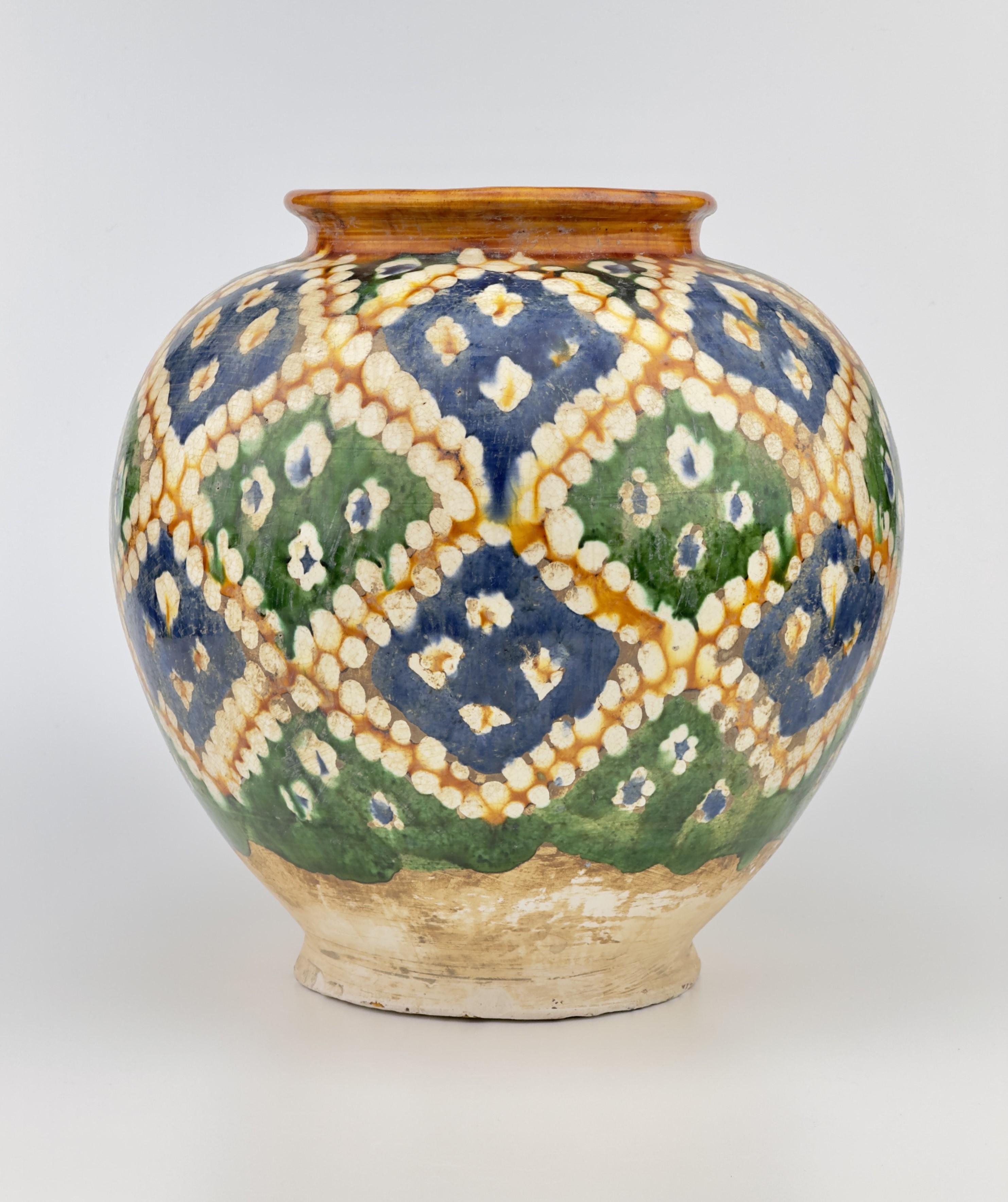 A Rare Sancai-Glazed Pottery Jar, Tang Dynasty For Sale 12