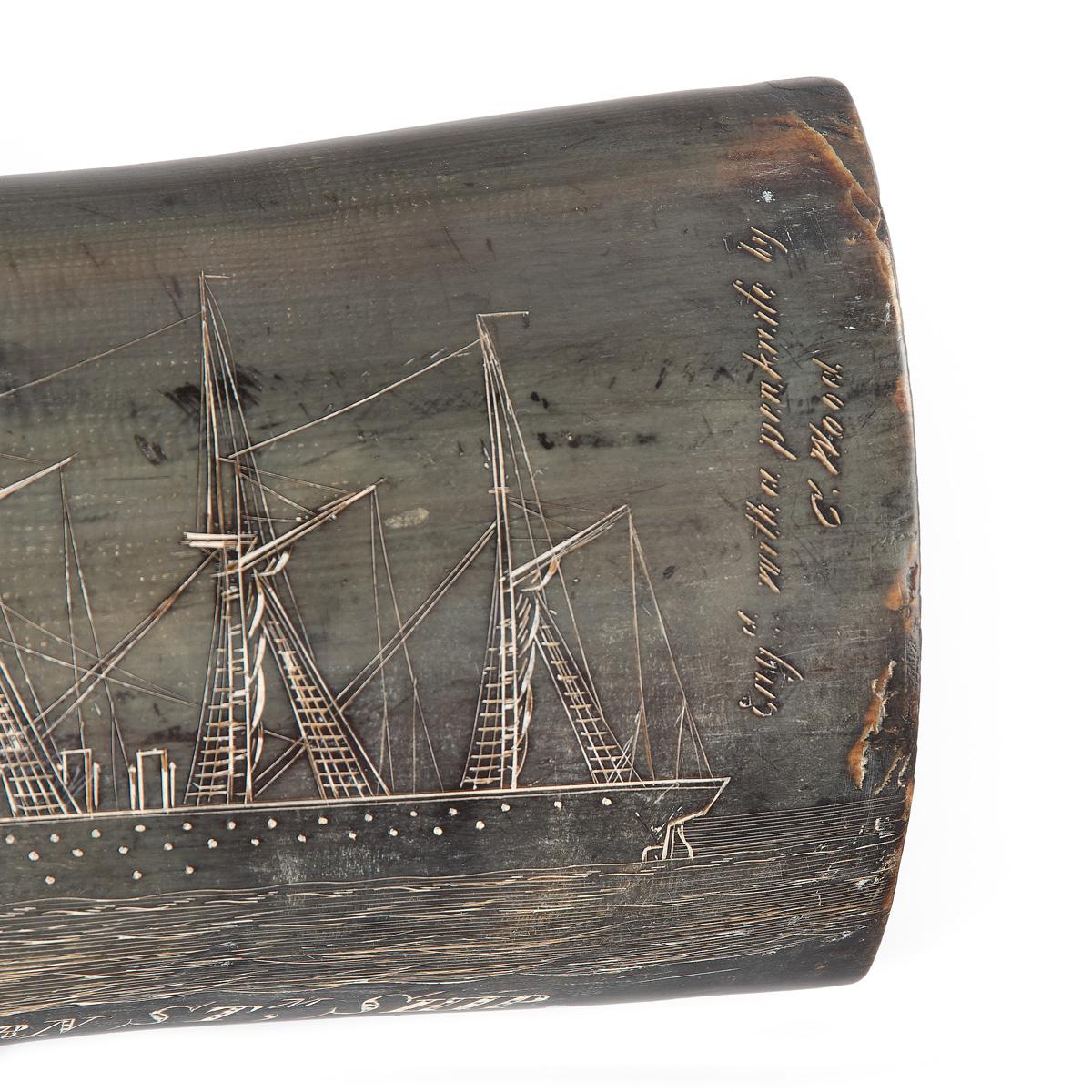 Un raro corno decorato con scrimshaw attribuito a C.H. A. C. Legno in vendita 8