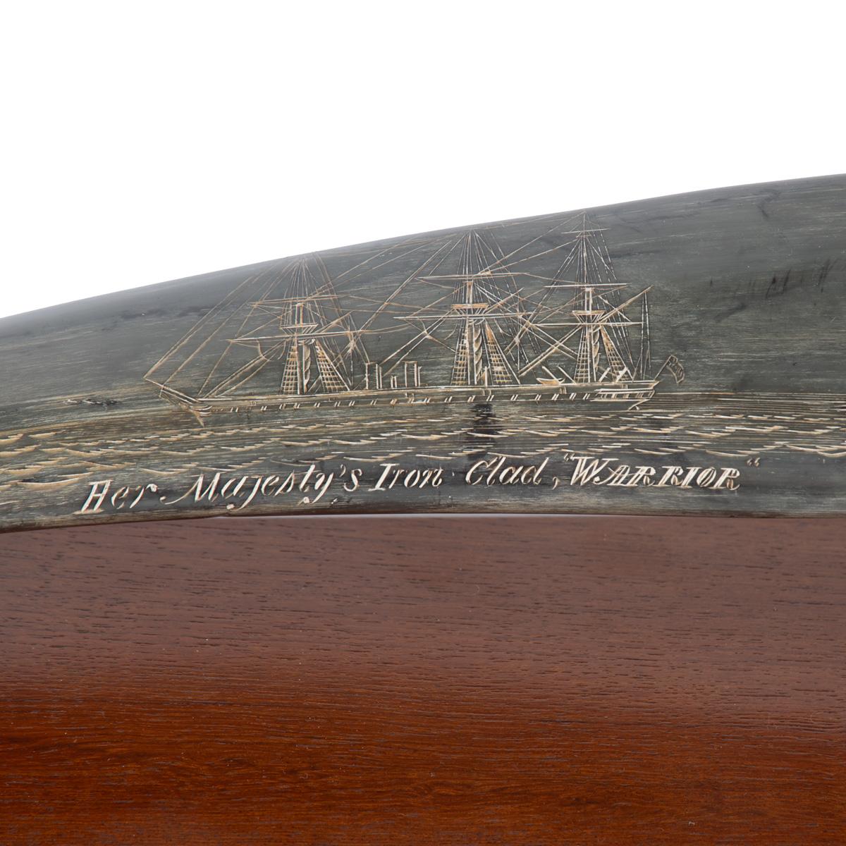 Un raro corno decorato con scrimshaw attribuito a C.H. A. C. Legno in vendita 9