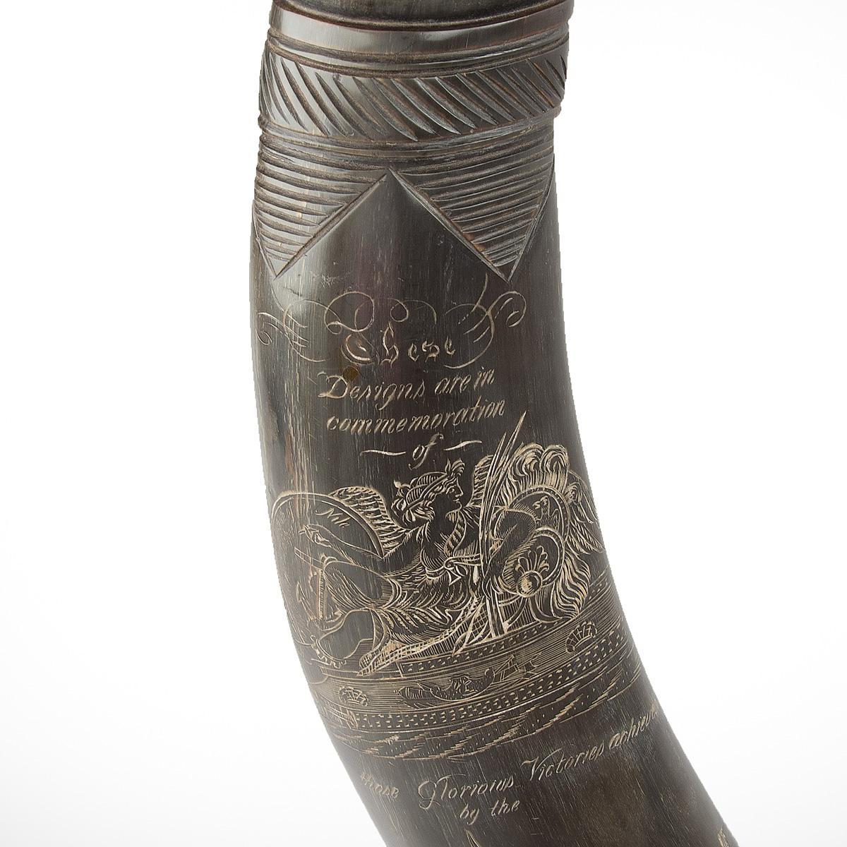 Un raro corno decorato con scrimshaw attribuito a C.H. A. C. Legno in vendita 3