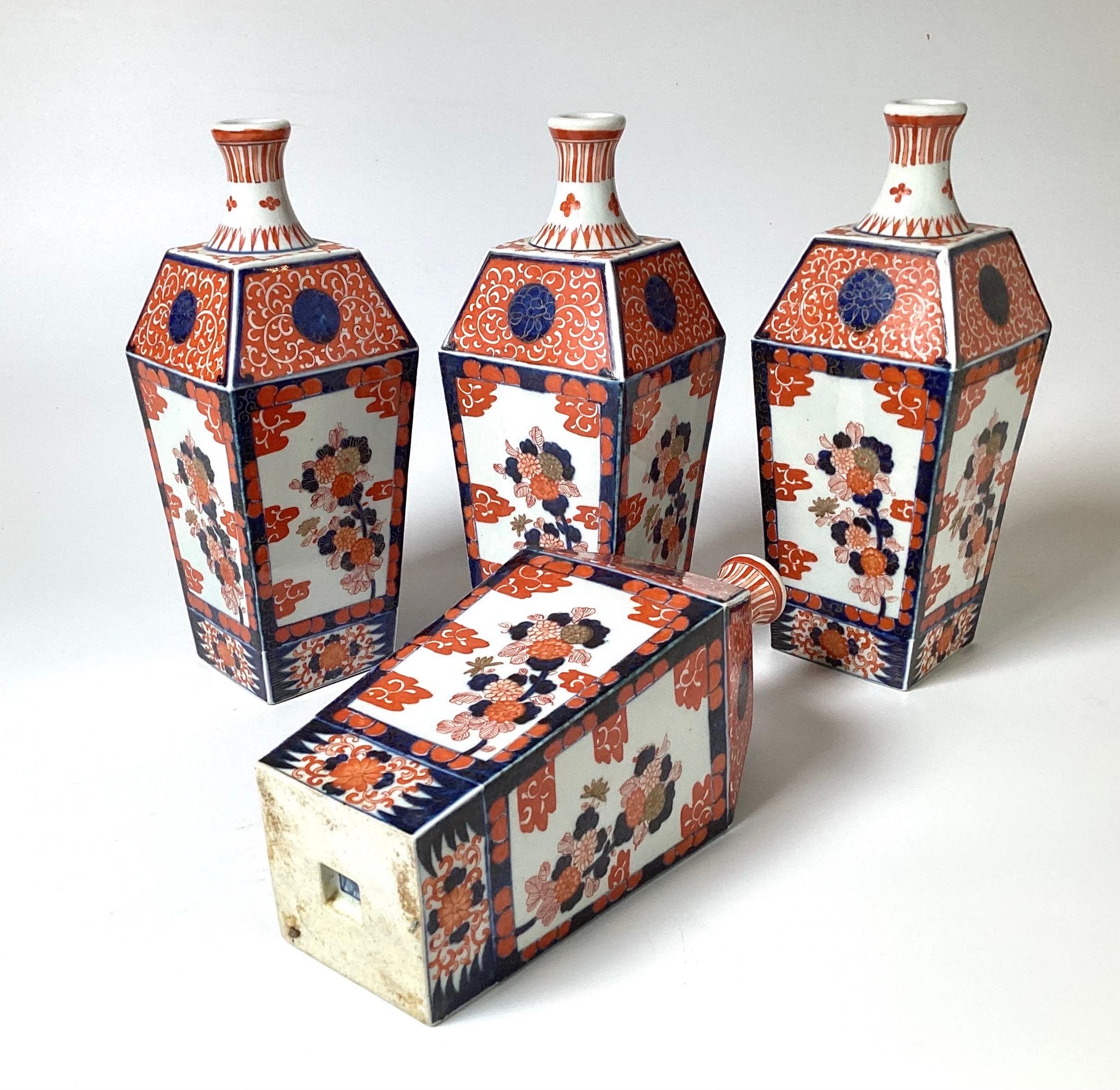 Rare Set of 4 Meiji Period Imari Bottle Form Vases In Excellent Condition For Sale In Lambertville, NJ