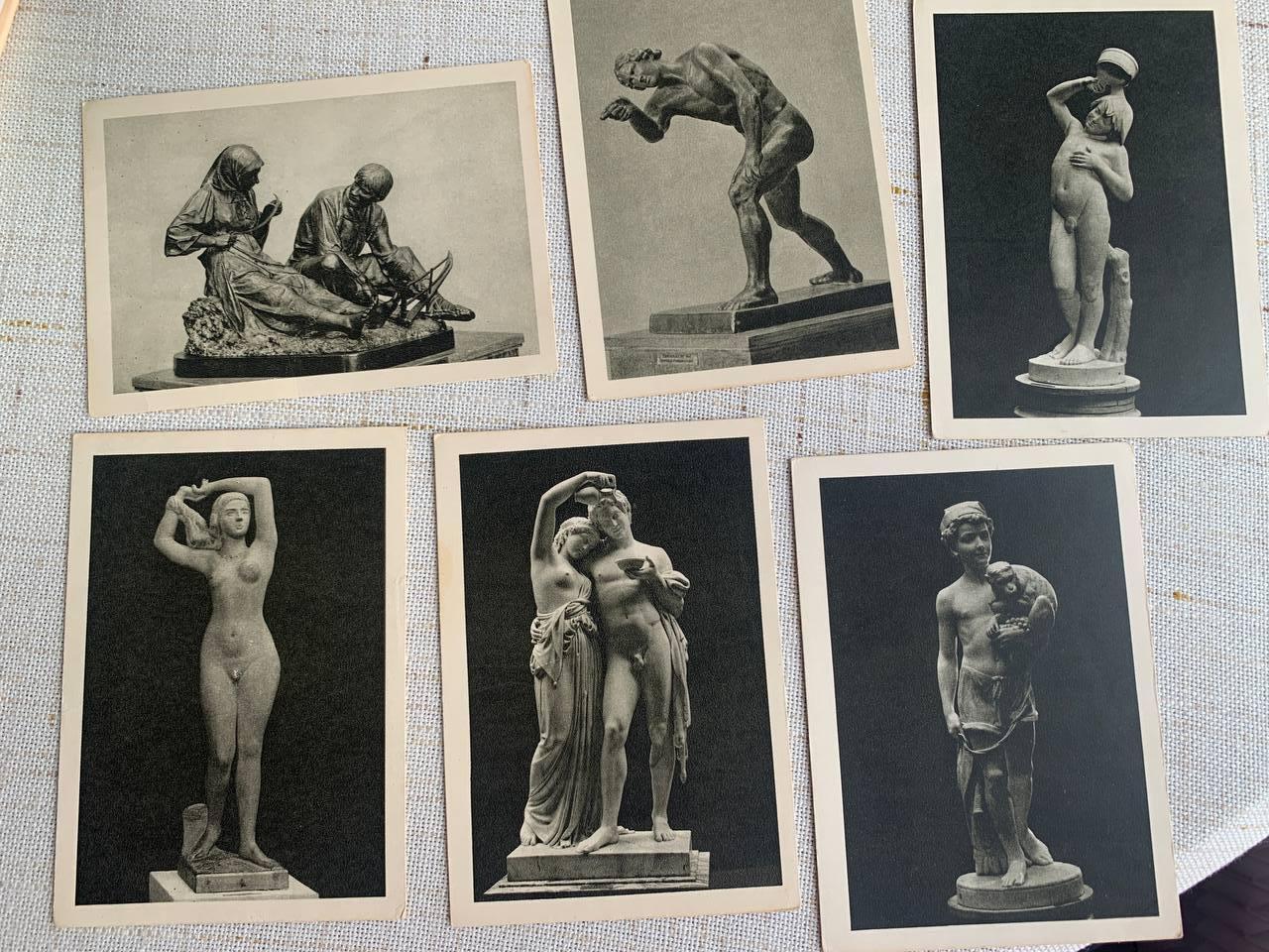 Un raro set di cartoline. Museo Pushkin, 1956 + 17 cartoline del 1955. in vendita 1
