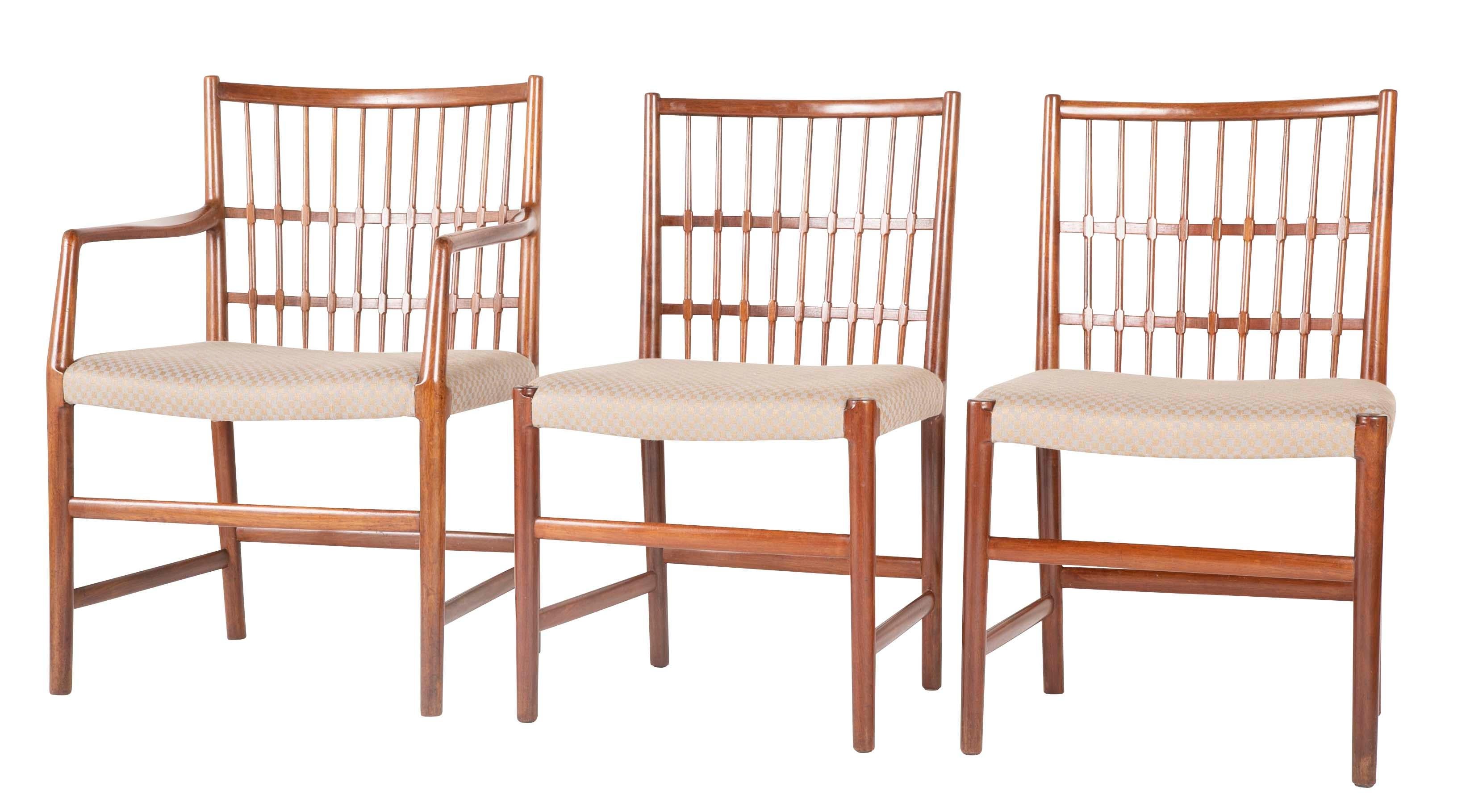 Rare Set of Six Hans Wegner Dining Chairs with Paper Labels In Good Condition In Stamford, CT