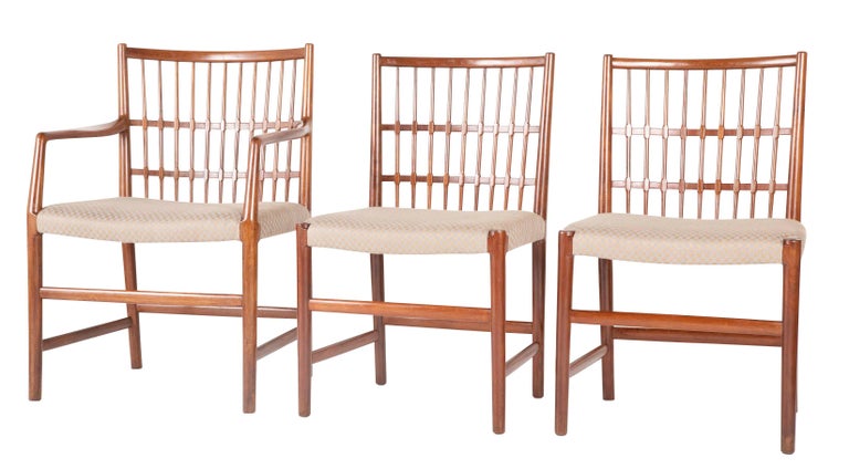Rare Set of Six Hans Wegner Dining Chairs with Paper Labels In Good Condition For Sale In Stamford, CT