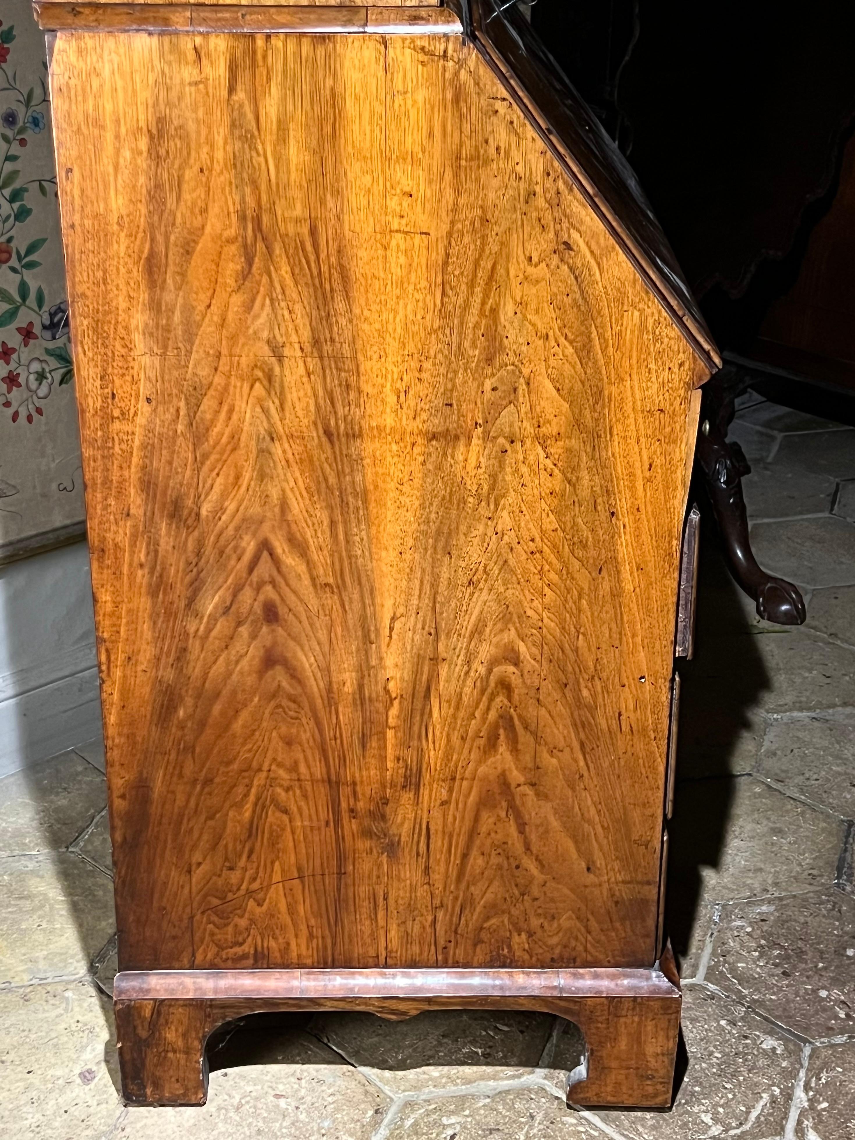 A rare small early-18th century walnut bureau bookcase/ cabinet For Sale 4