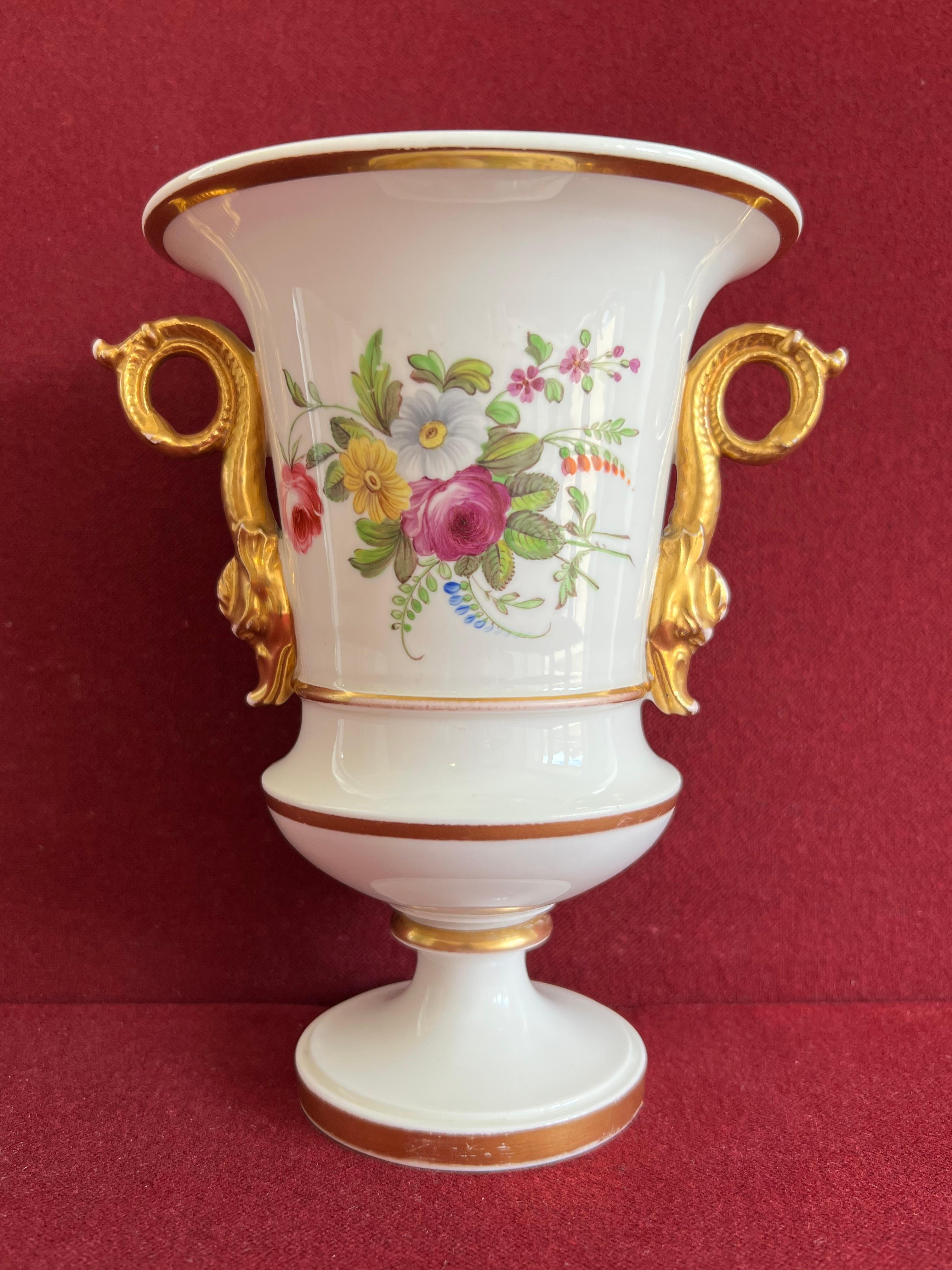 English Rare Spode Porcelain Shell Decorated Vase Pattern 3930 C.1824 For Sale