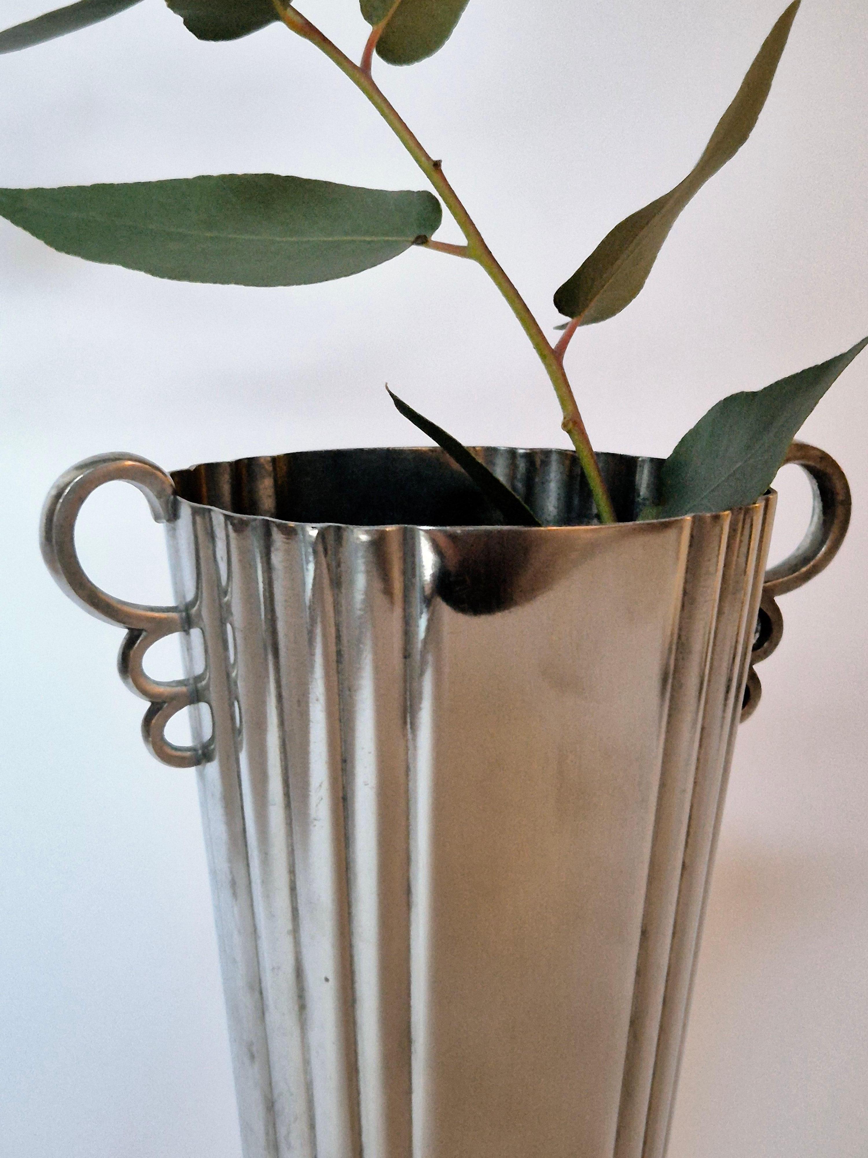 Eine seltene schwedische Grace-Vase von Sylvia Stave, künstlerische Leiterin der CG Hallberg, 1930er Jahre (Art déco) im Angebot