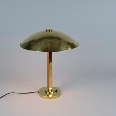 Rara lámpara de mesa de Gunilla Jung Modelo 2004 de latón y abedul, Orno Años 30