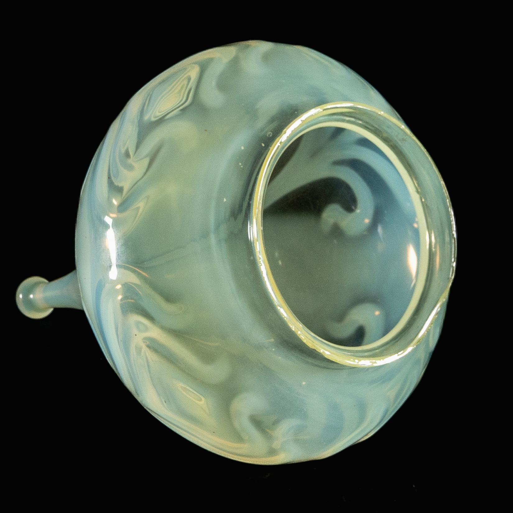 A Rare Tear Drop Vaseline Glass Shade with Peacock Feather Motifs For Sale 2