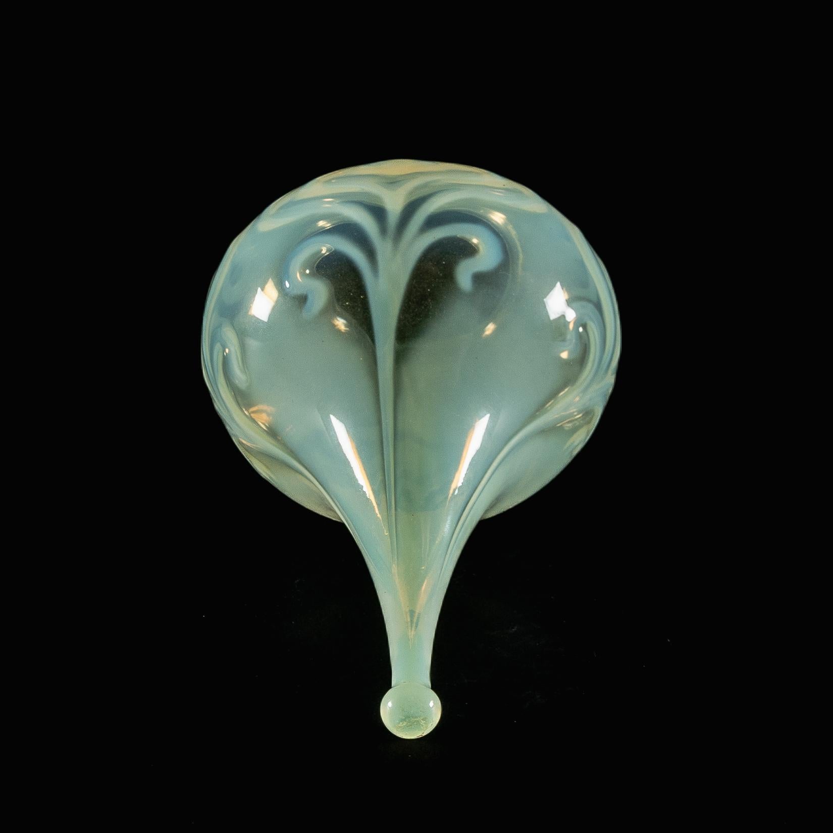 A Rare Tear Drop Vaseline Glass Shade with Peacock Feather Motifs For Sale 3