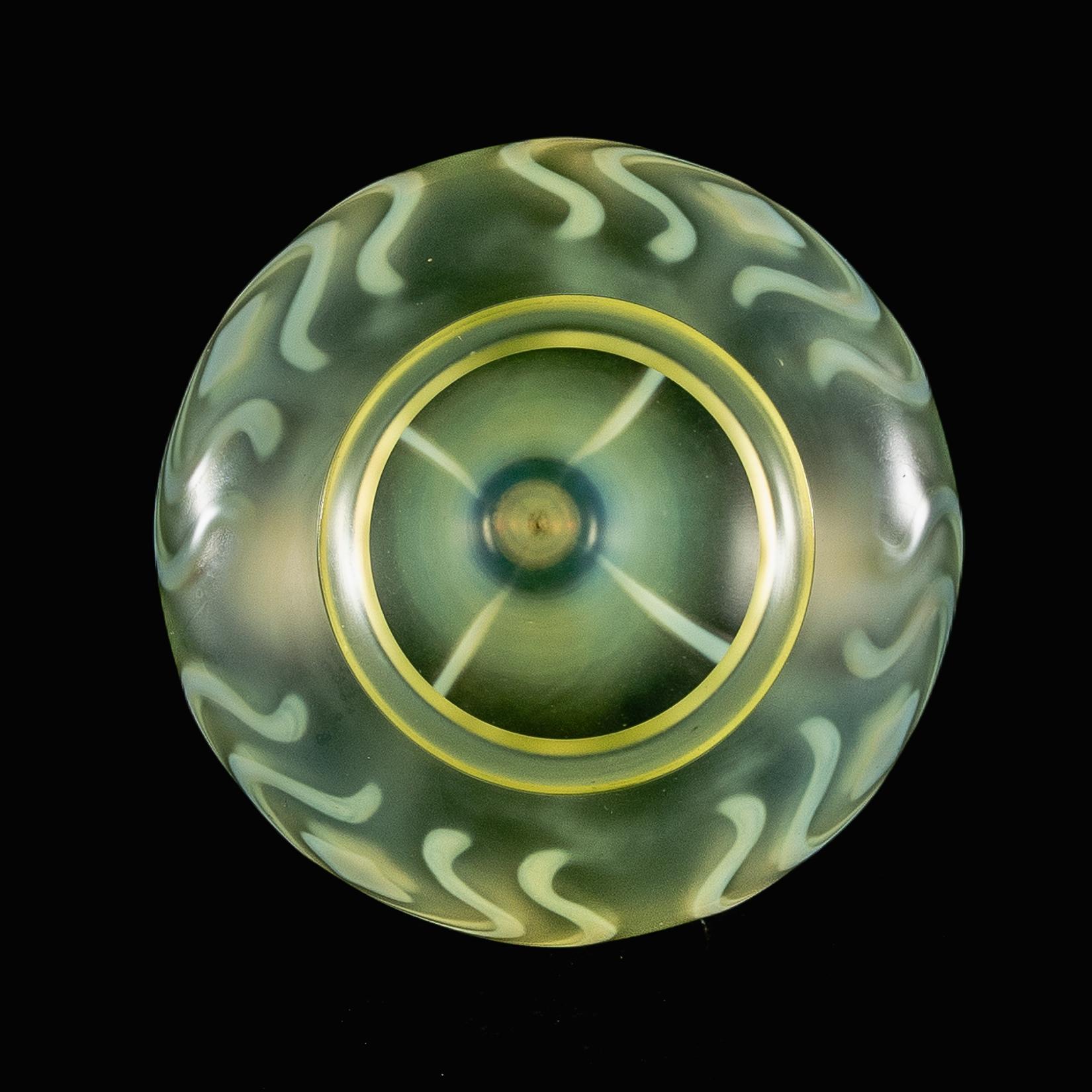 A Rare Tear Drop Vaseline Glass Shade with Stylized Peacock Feather Motifs In Good Condition For Sale In London, GB