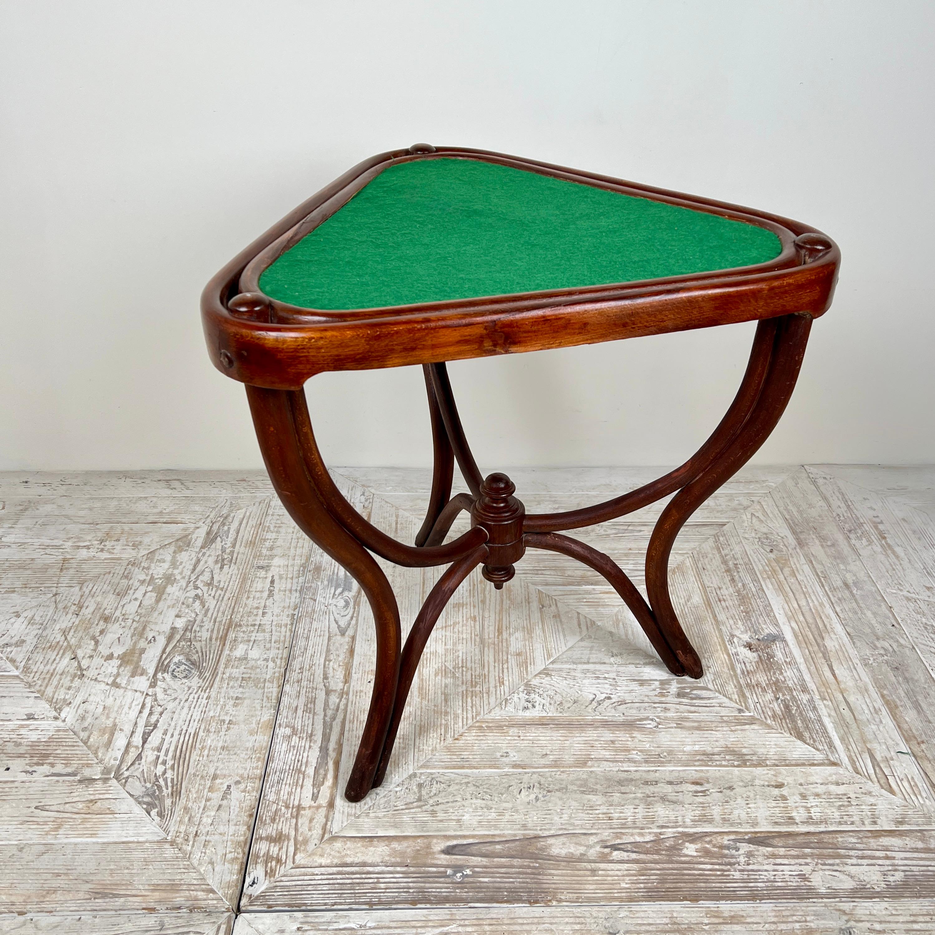 A Rare Triangular Thonet Bentwood Card Table, Circa 1900 In Good Condition For Sale In London, GB