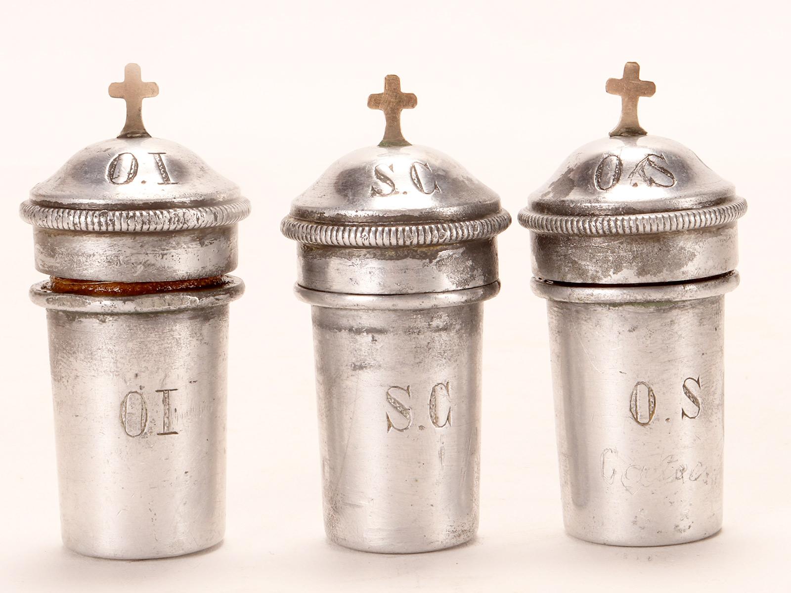 A rare triple container for Holy Oils, Italy late 19th century. For Sale 1