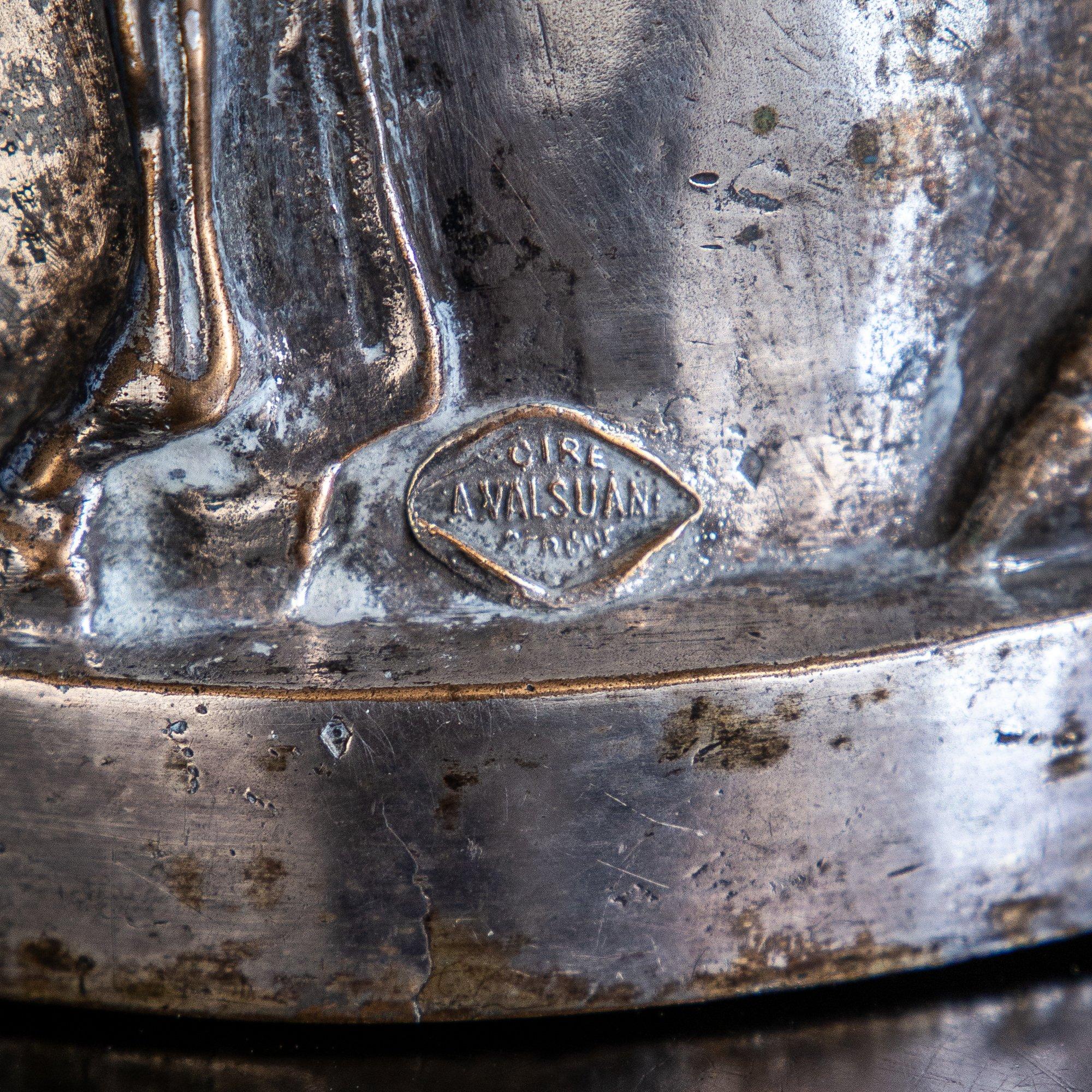 French A rare Valsuani silvered bronze vase of prancing horses, Paris 1930 For Sale