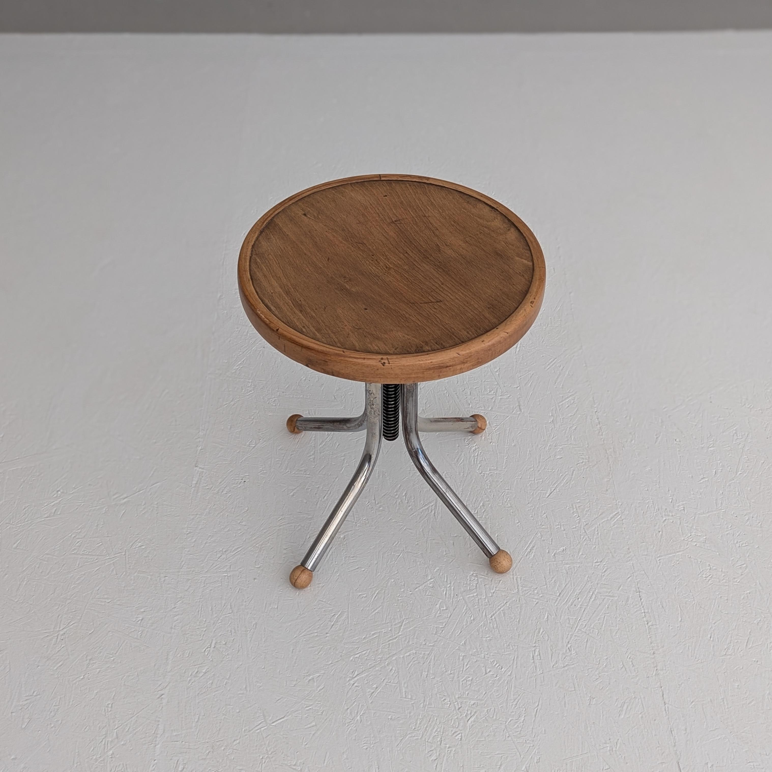 A rare and refined variant of Marcel Breuer’s B 195 stool, this piece stands at the intersection of precision engineering and everyday function. Produced under Thonet license by Mücke & Melder in 1930s Czechoslovakia, and documented in the Mücke &