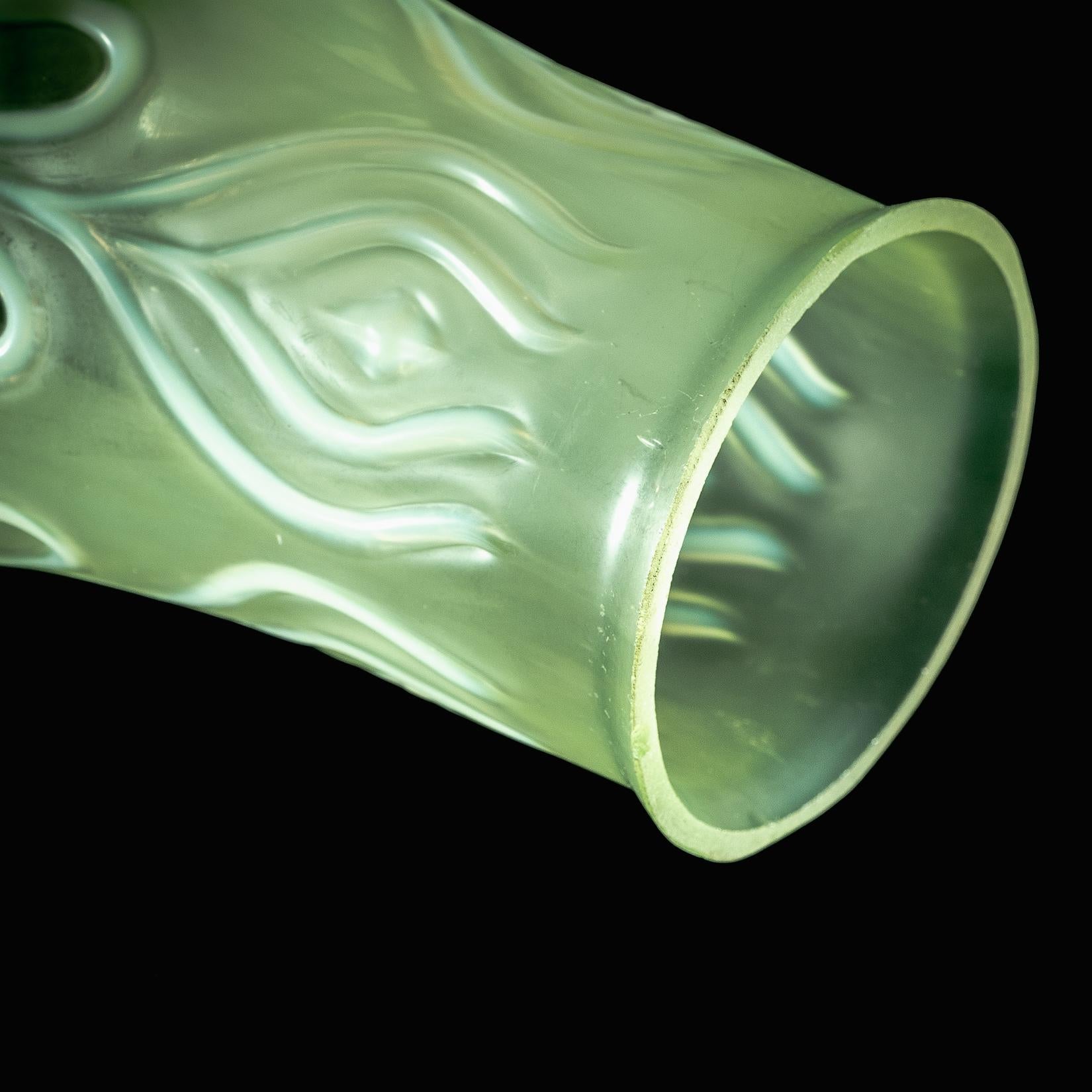 A Rare Vaseline Arts & Crafts Shade with Peacock Feather Motif & Bulbous Design For Sale 3