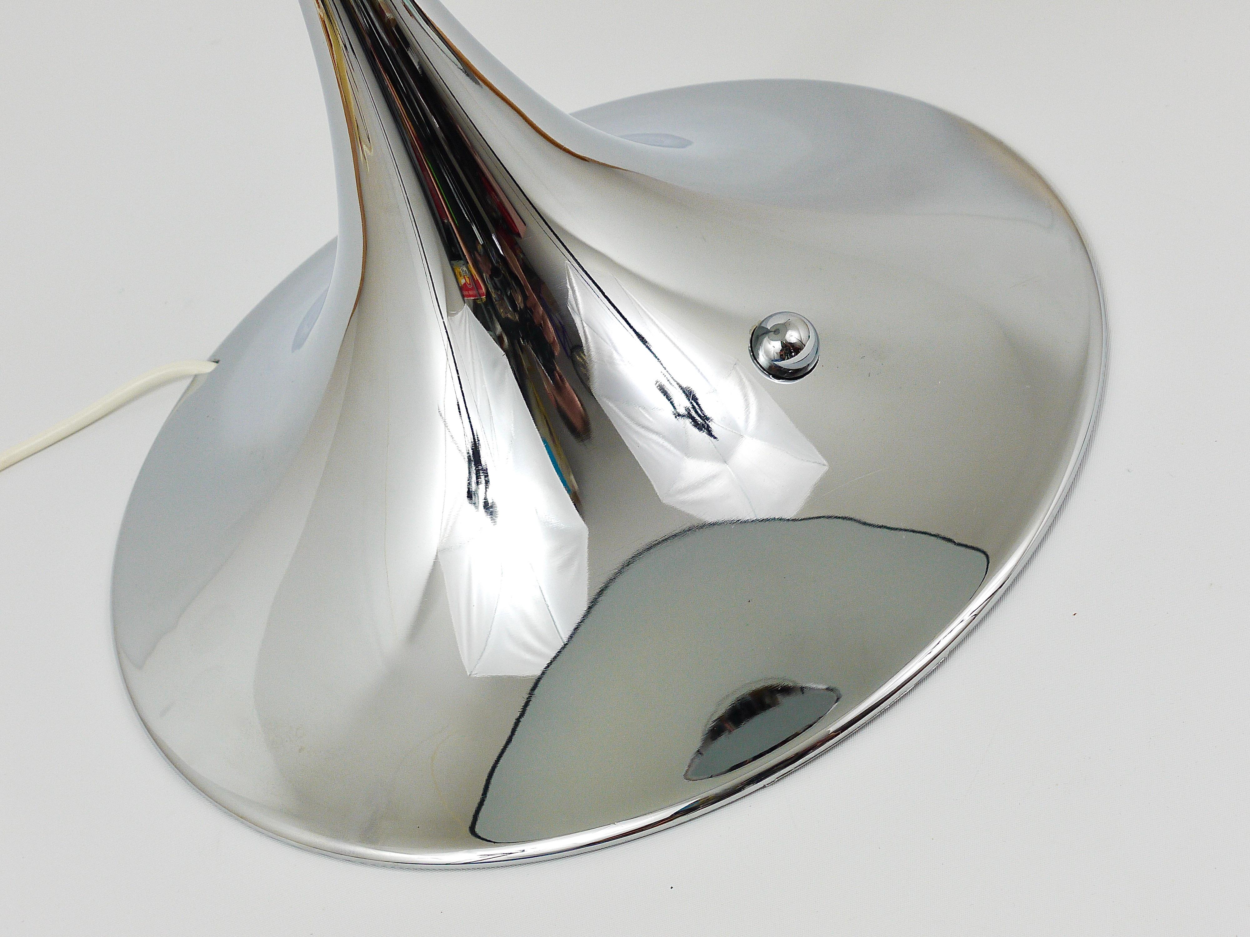 A large iconic table or side mushroom lamp, designed in 1971 by the Danish designer Verner Panton, executed by Louis Poulsen. This is one of the rare first early 1970s chrome editions with a fully-chromed base and a gradient-grey, round acrylic