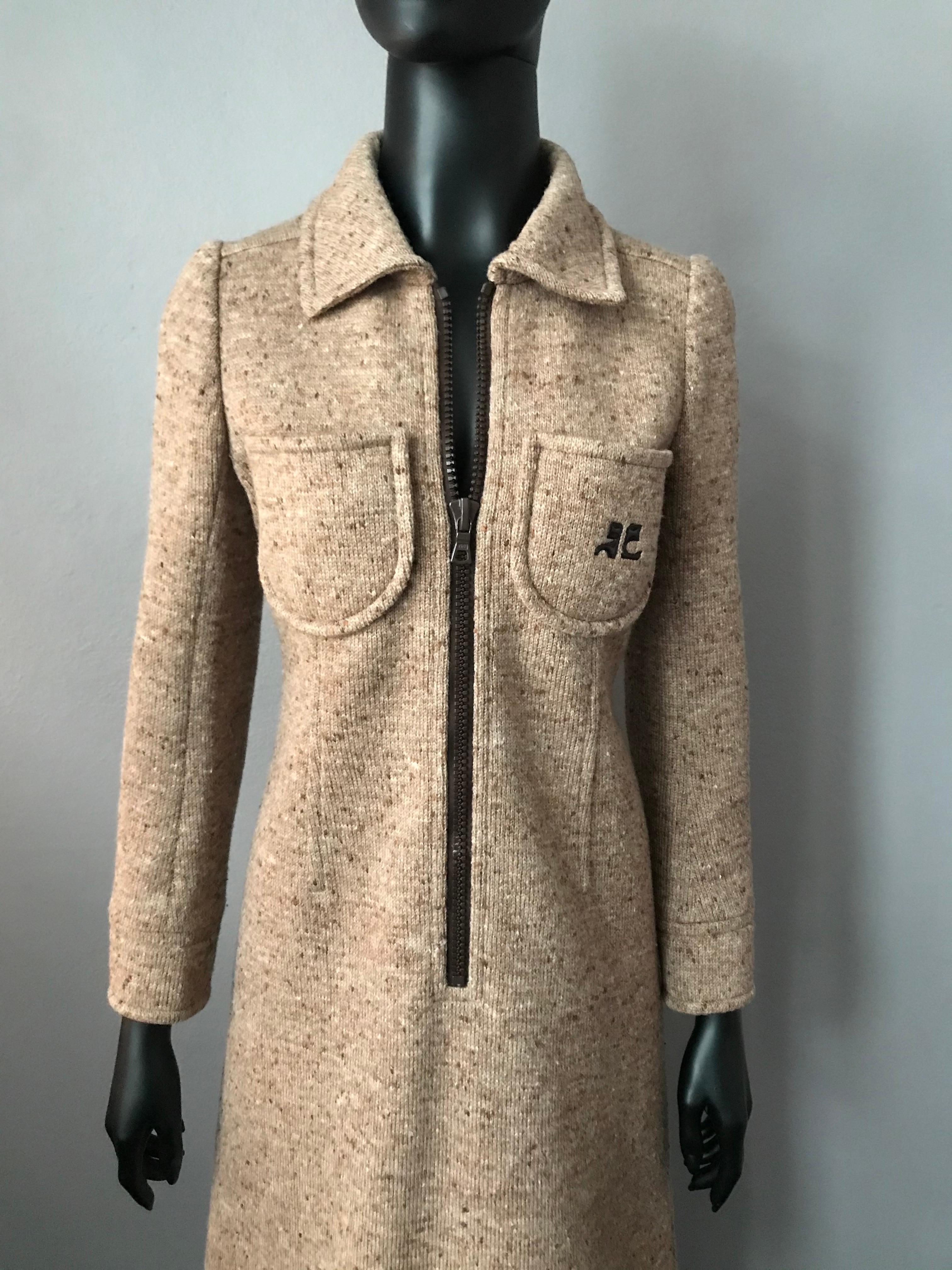 A vintage 1970’s Courrèges Paris Hyperbole wool knit zip up dress 4