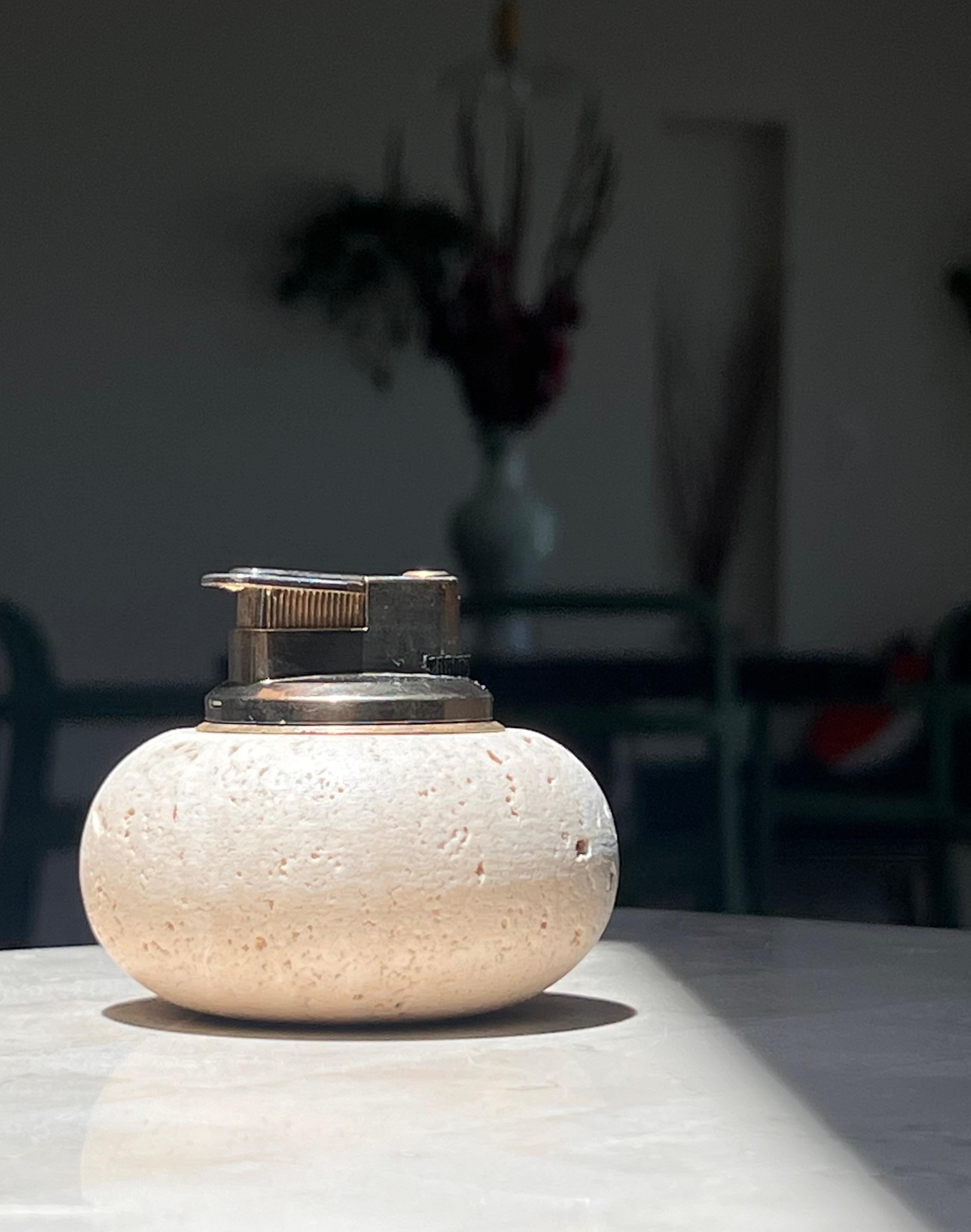 Metallo Un raro accendino d'epoca in travertino italiano, Cerri Nestore, circa 1970 in vendita