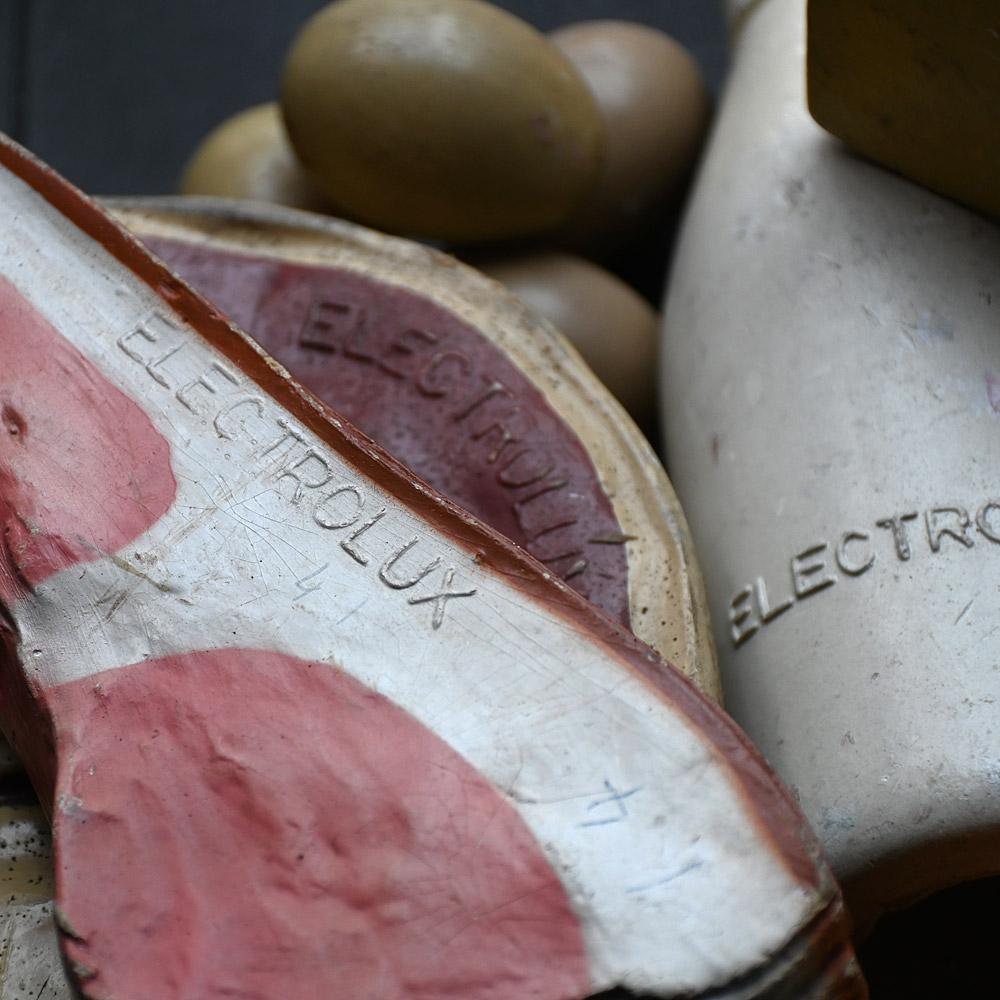 Un raro set d'epoca di oggetti da esposizione per cucina Electrolux in vendita 6