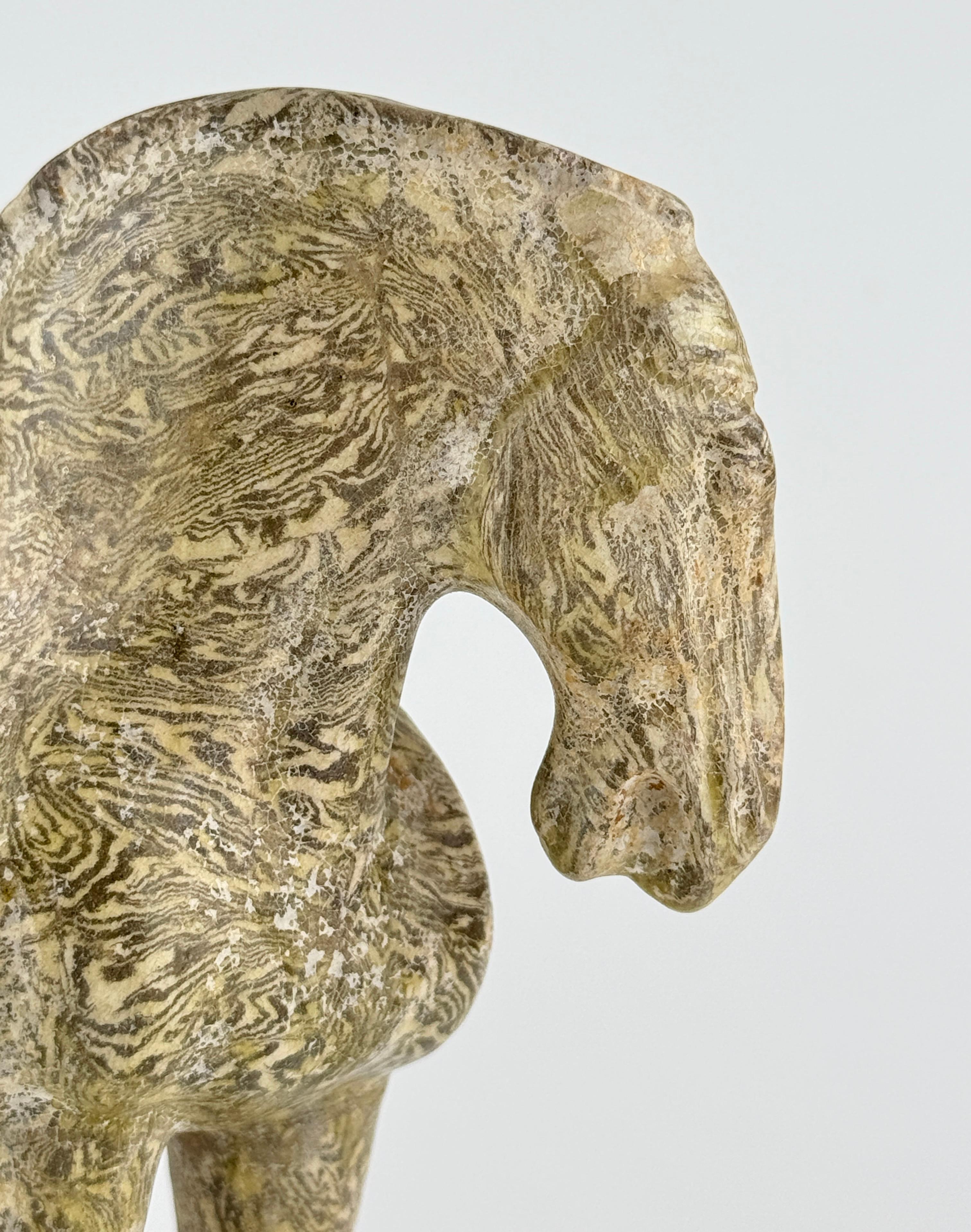 Rare cheval en poterie marbrée à glaçure jaune Bon état - En vente à seoul, KR