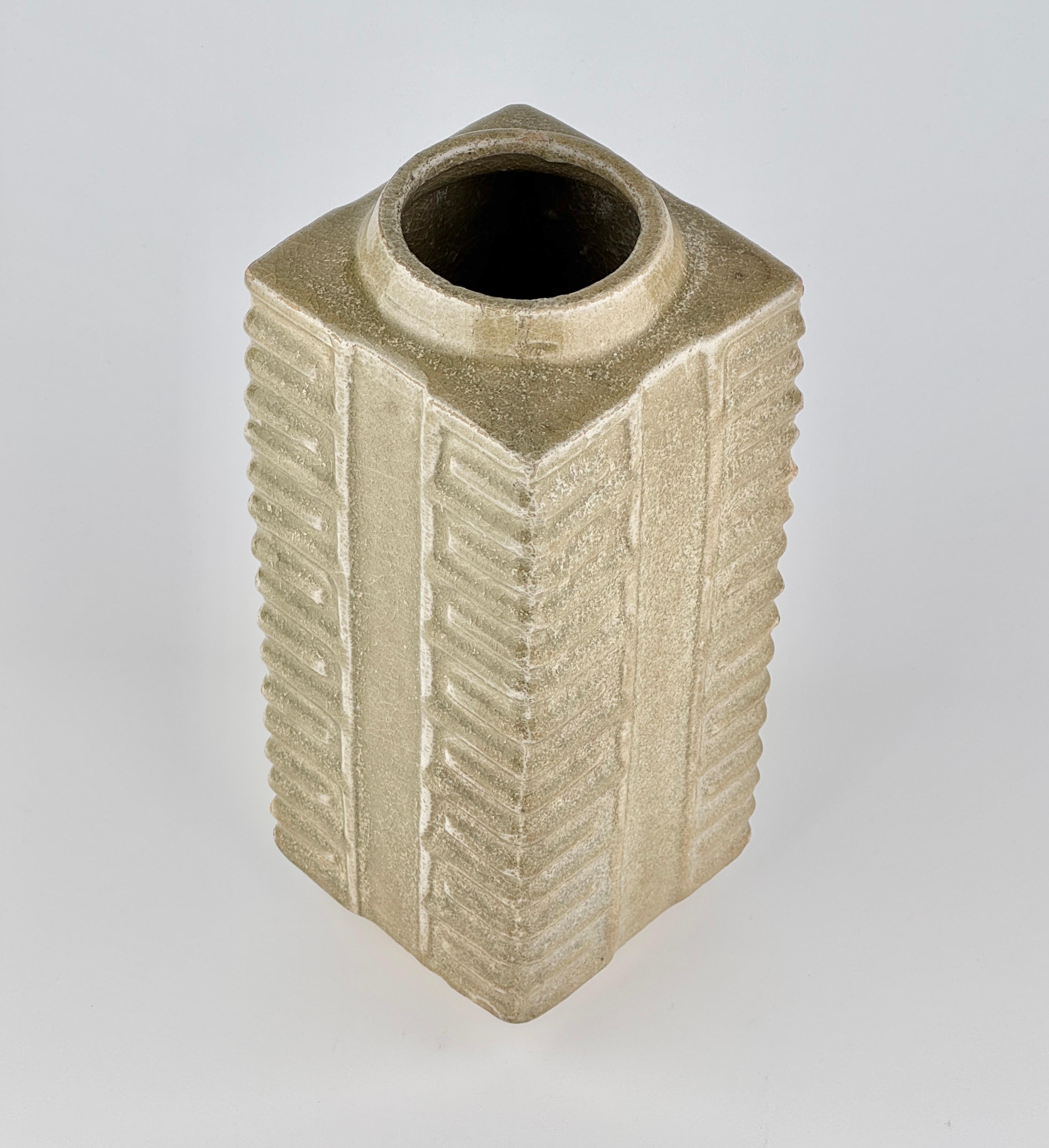 A Rare Yue Celadon Cong-Shaped Vase, Western Jin Dynasty(3-5th C) For Sale 5