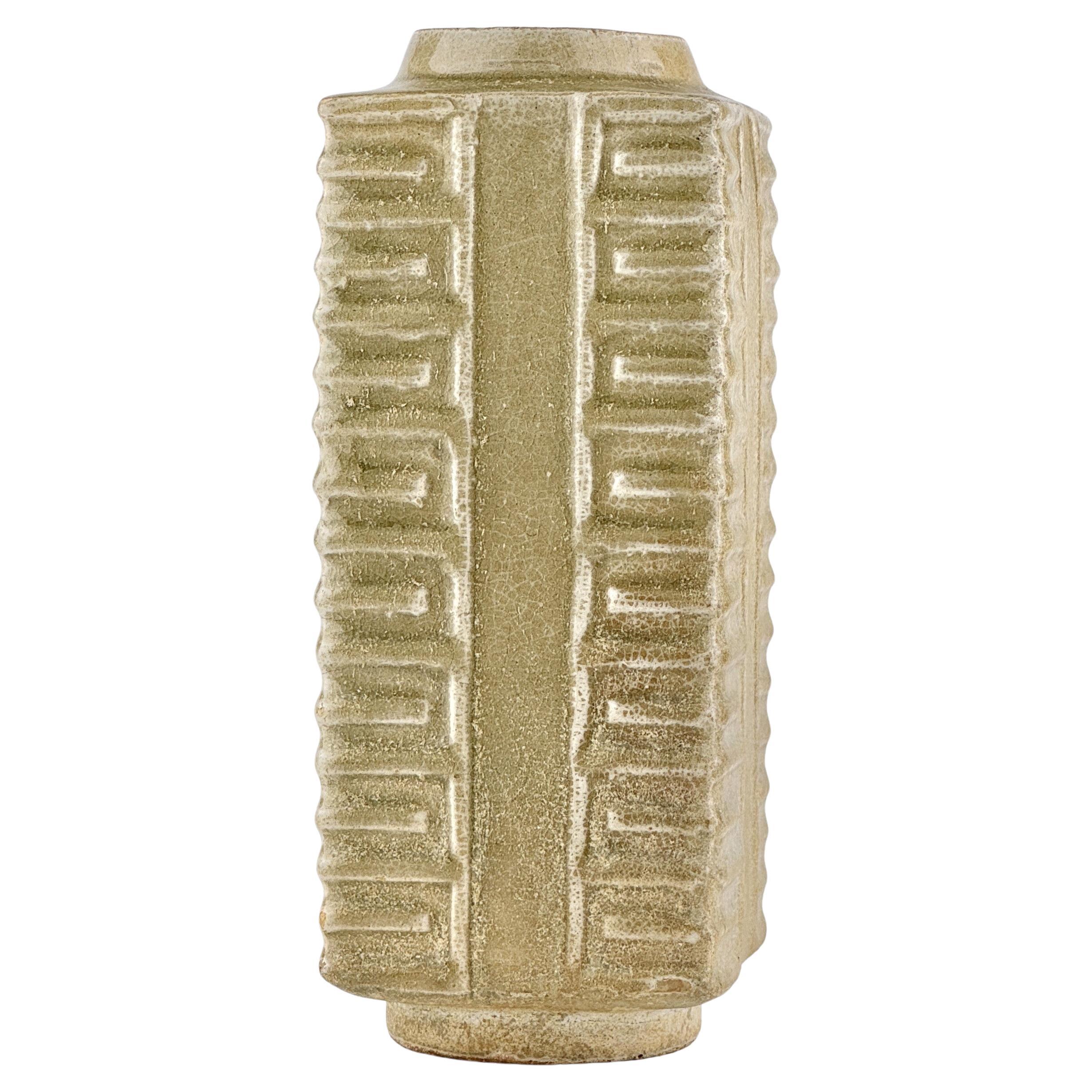 Raro jarrón de celadón Yue con forma de Cong, dinastía Jin occidental (s. III-V)