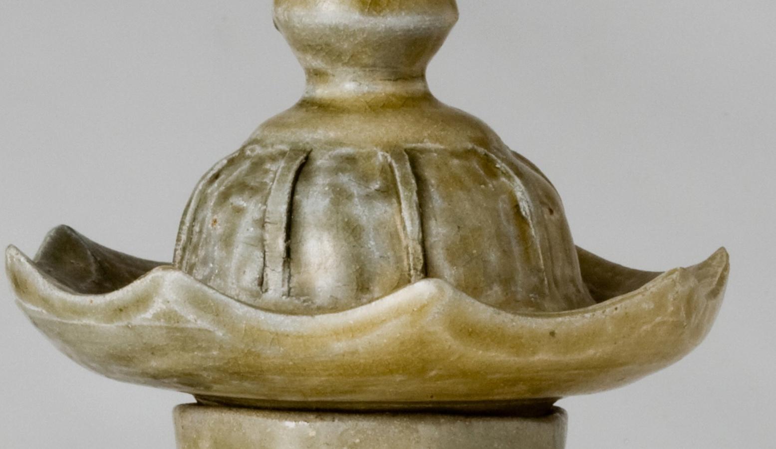 A Rare 'Yue' Celadon Glazed Octagonal Vase, Western Jin Dynasty (266 - 316 AD) For Sale 5