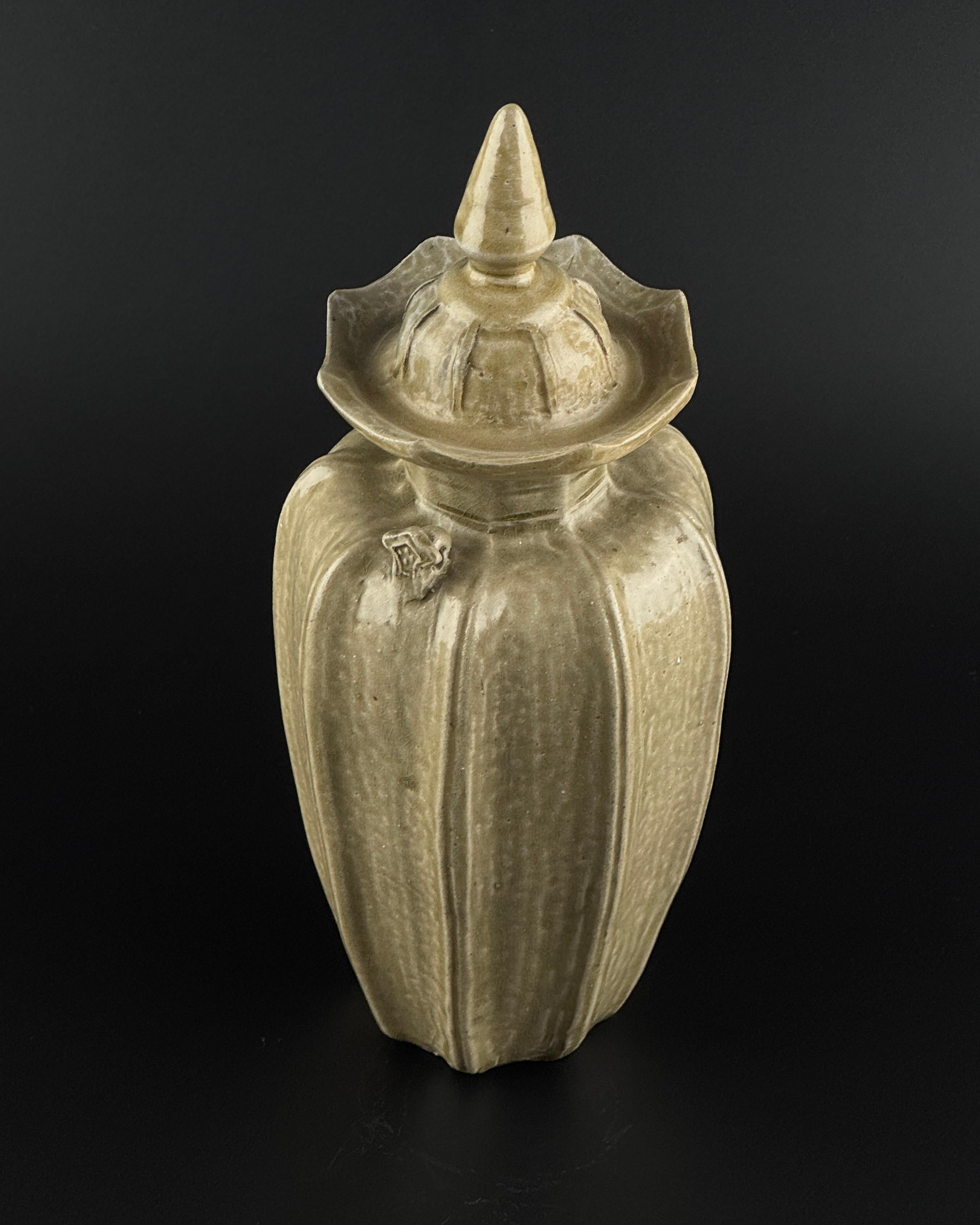 A Rare 'Yue' Celadon Glazed Octagonal Vase, Western Jin Dynasty (266 - 316 AD) For Sale 6
