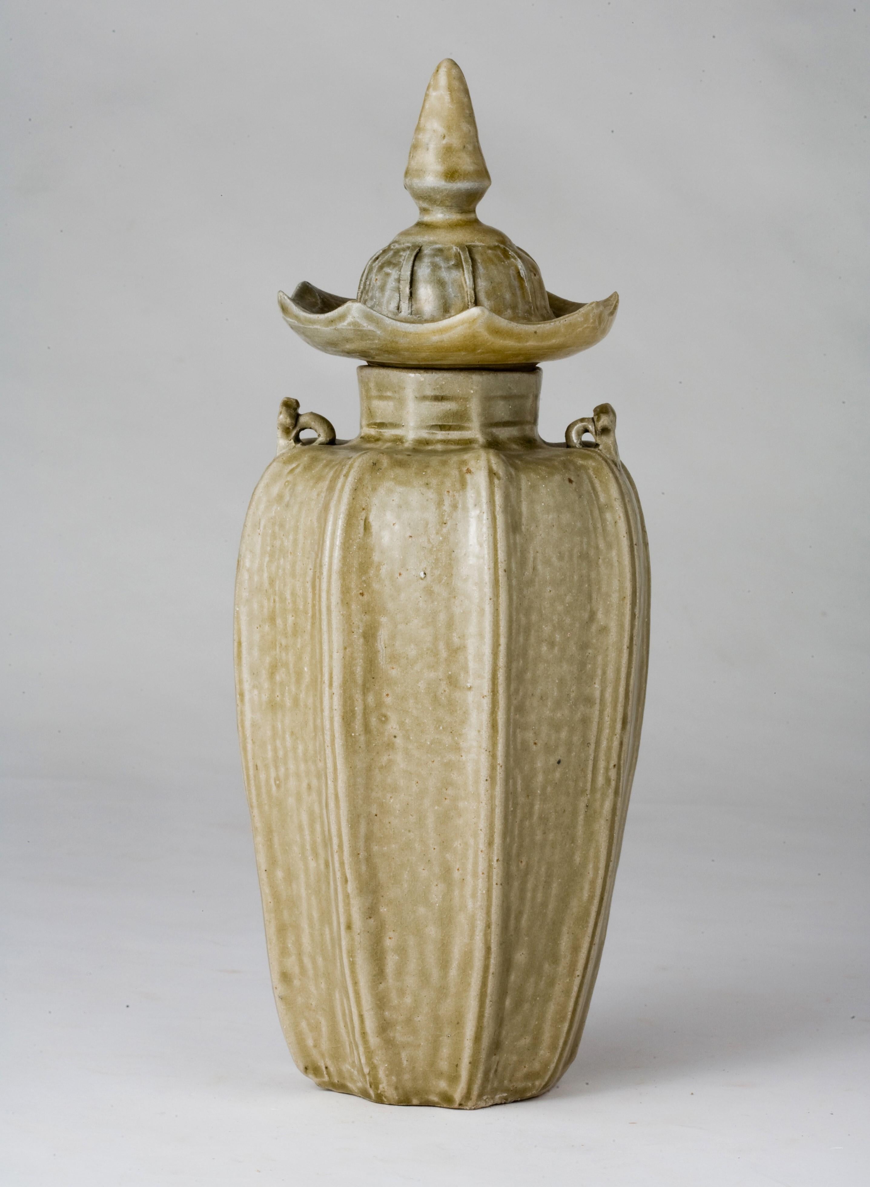 A Rare 'Yue' Celadon Glazed Octagonal Vase, Western Jin Dynasty (266 - 316 AD) For Sale 8
