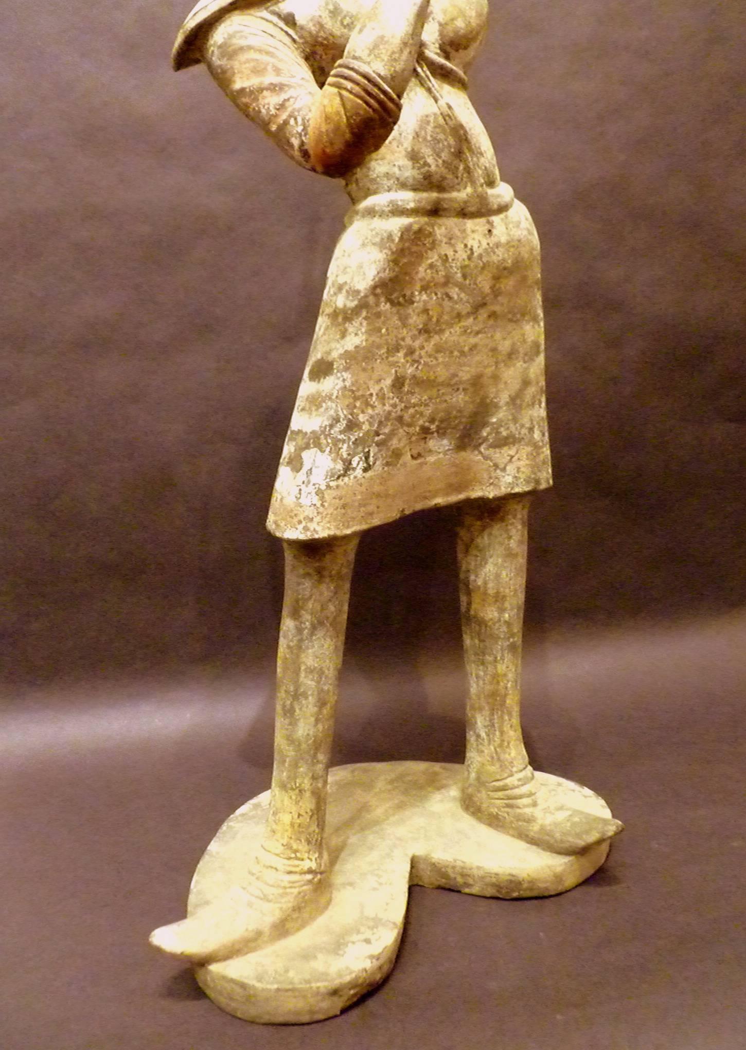 Seltene, feine und wichtige Töpferwarenstatue des Wächters aus der Tang-Dynastie, TL-geprüft im Zustand „Gut“ im Angebot in Greenwich, CT