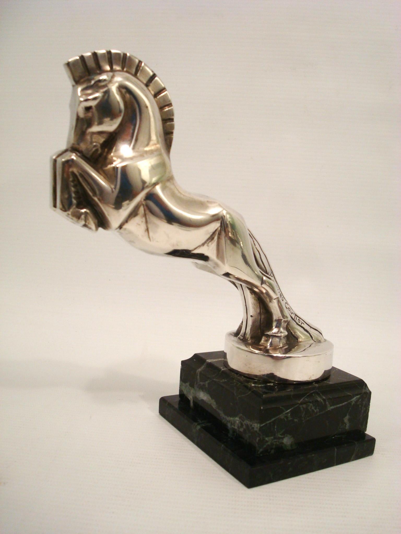 Adorno para la capucha de la mascota de un coche de caballos de Jacques Cartier. Francés, hacia 1920 en Bueno estado para la venta en Buenos Aires, Olivos