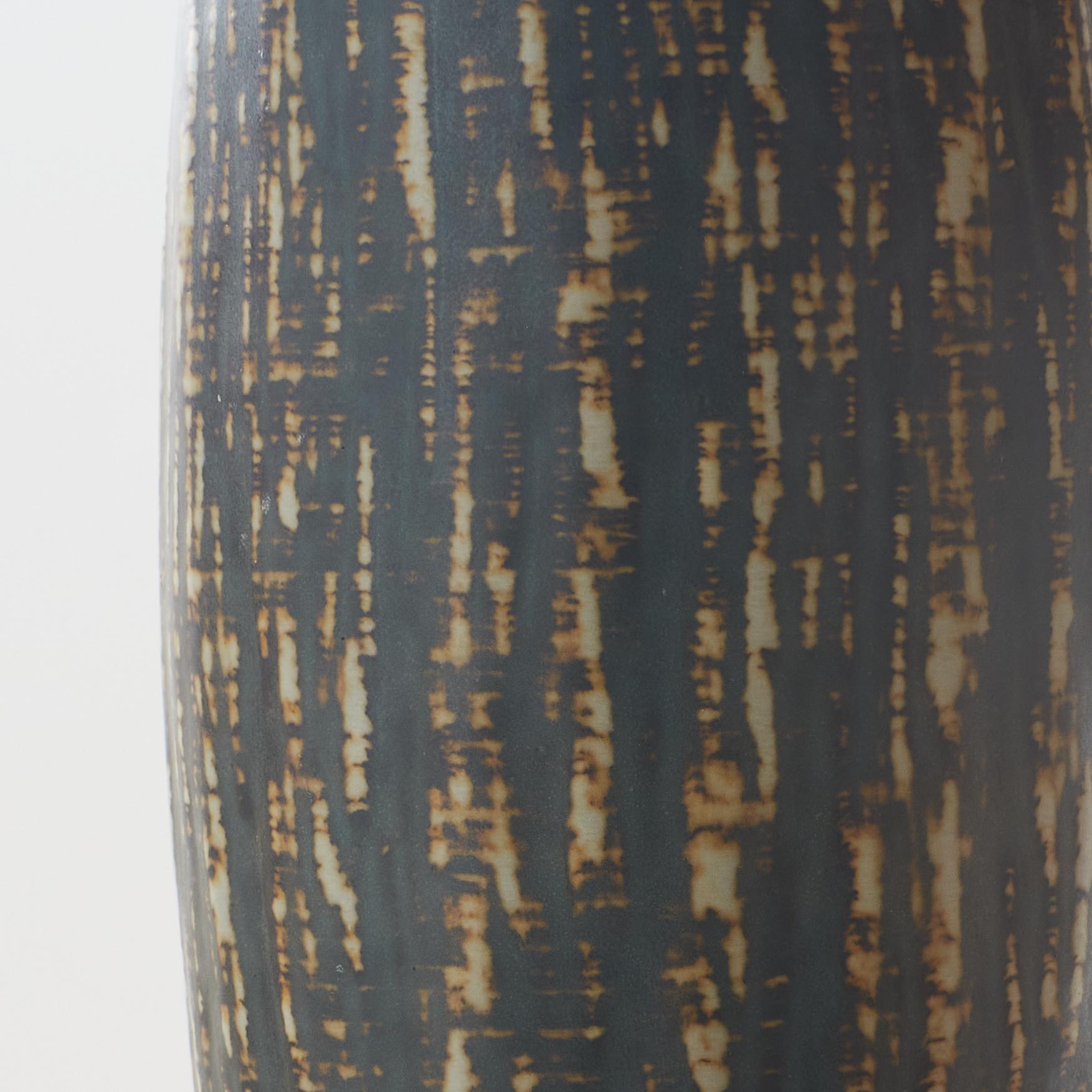 Metà XX secolo Vaso in ceramica della serie Rebus di Gunnar Nylund. in vendita