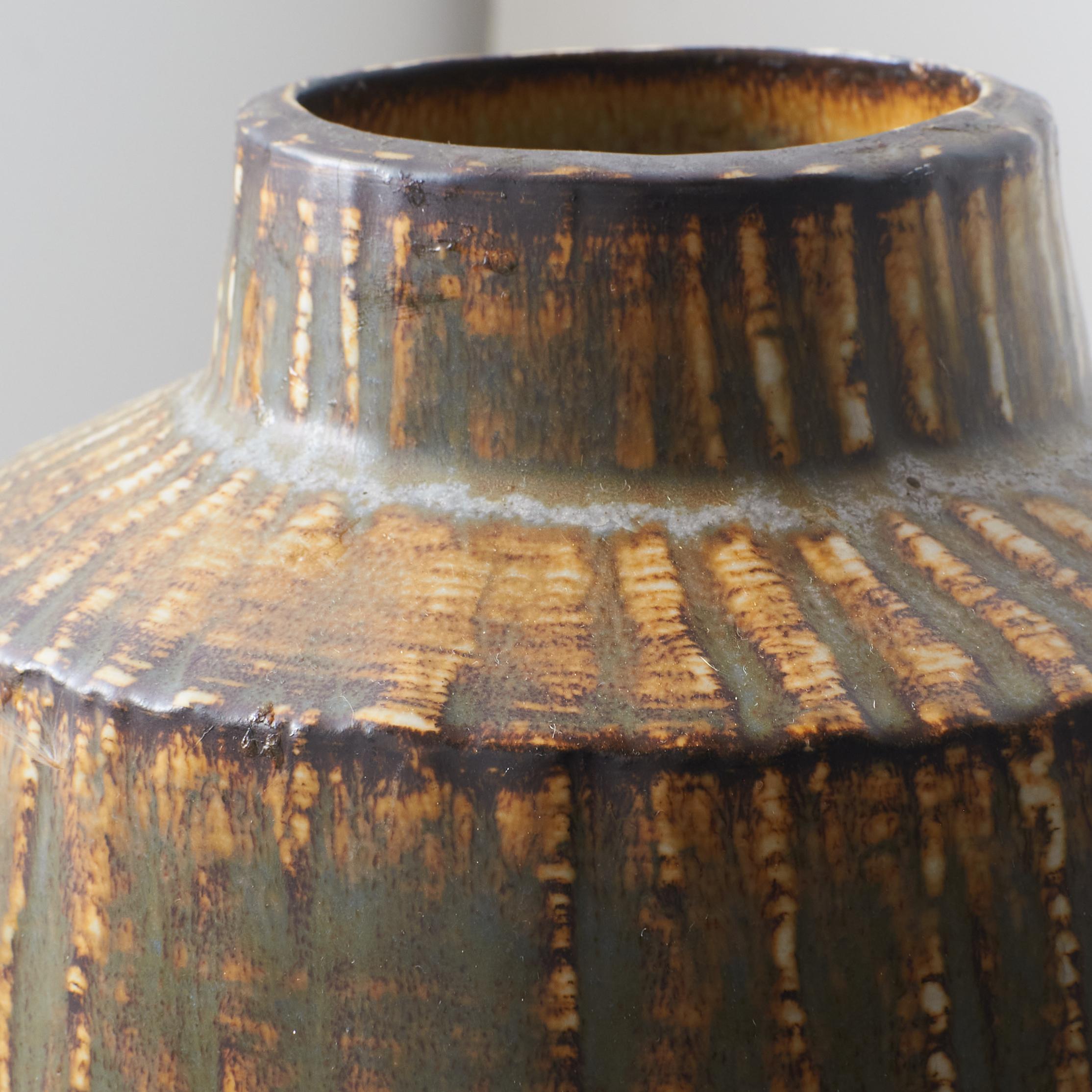 A Rebus series vase by Gunnar Nylund In Good Condition In San Francisco, CA
