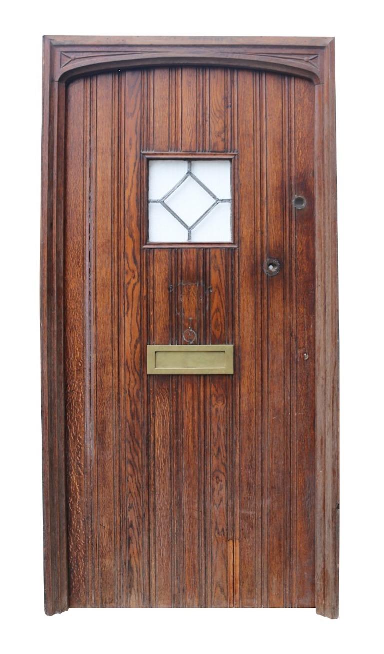 The hinges and the letterbox are both included.

Additional Dimensions:

Door;

Height 195.5 cm

Width 90 cm

Thickness 4.2 cm

Frame:

Height 206 cm

Width 103.5 cm

Thickness 11 cm.