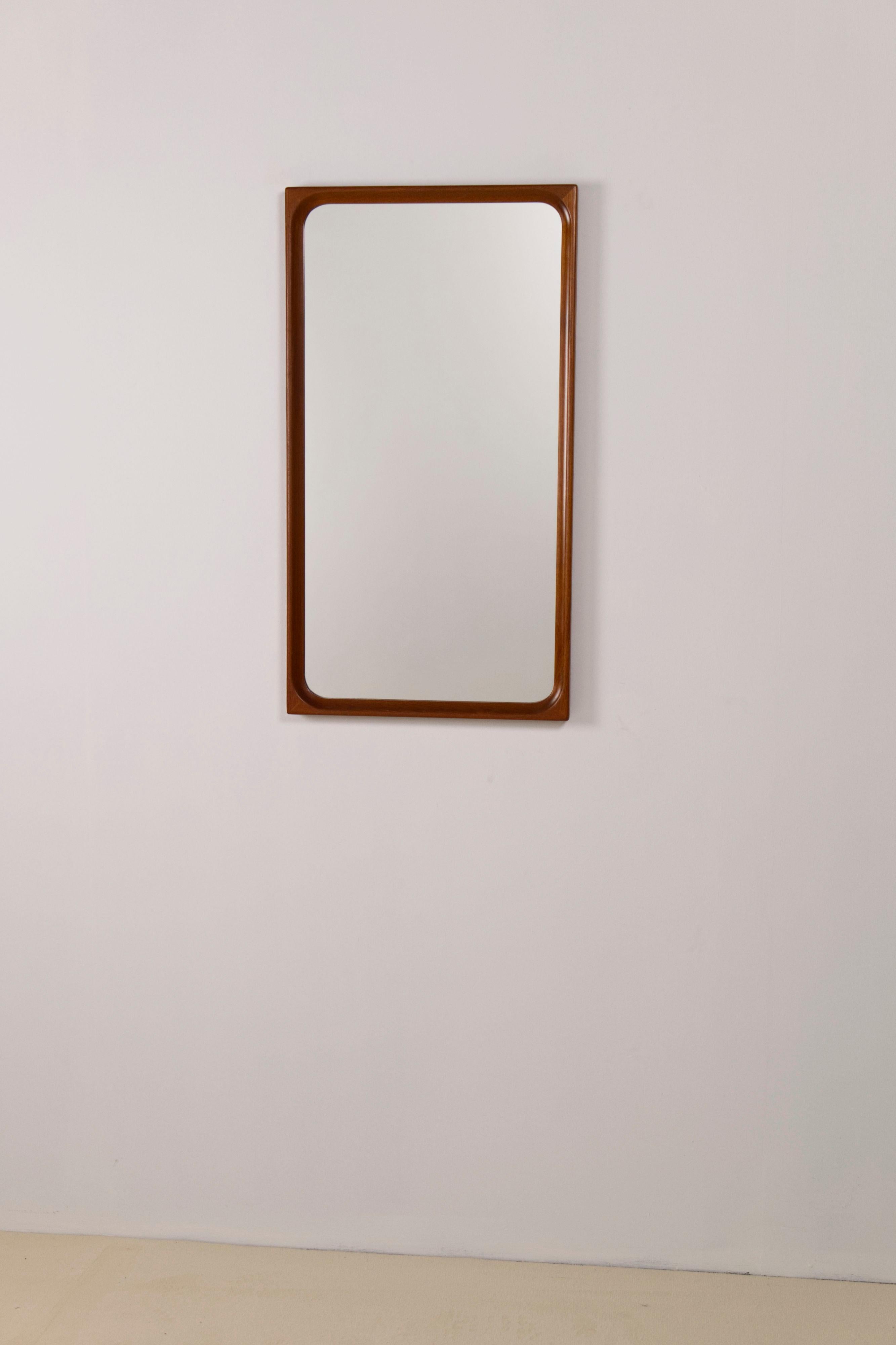 A rectangular teak mirror by Egon Bro Petersen, 1940s In Good Condition For Sale In Balen, BE