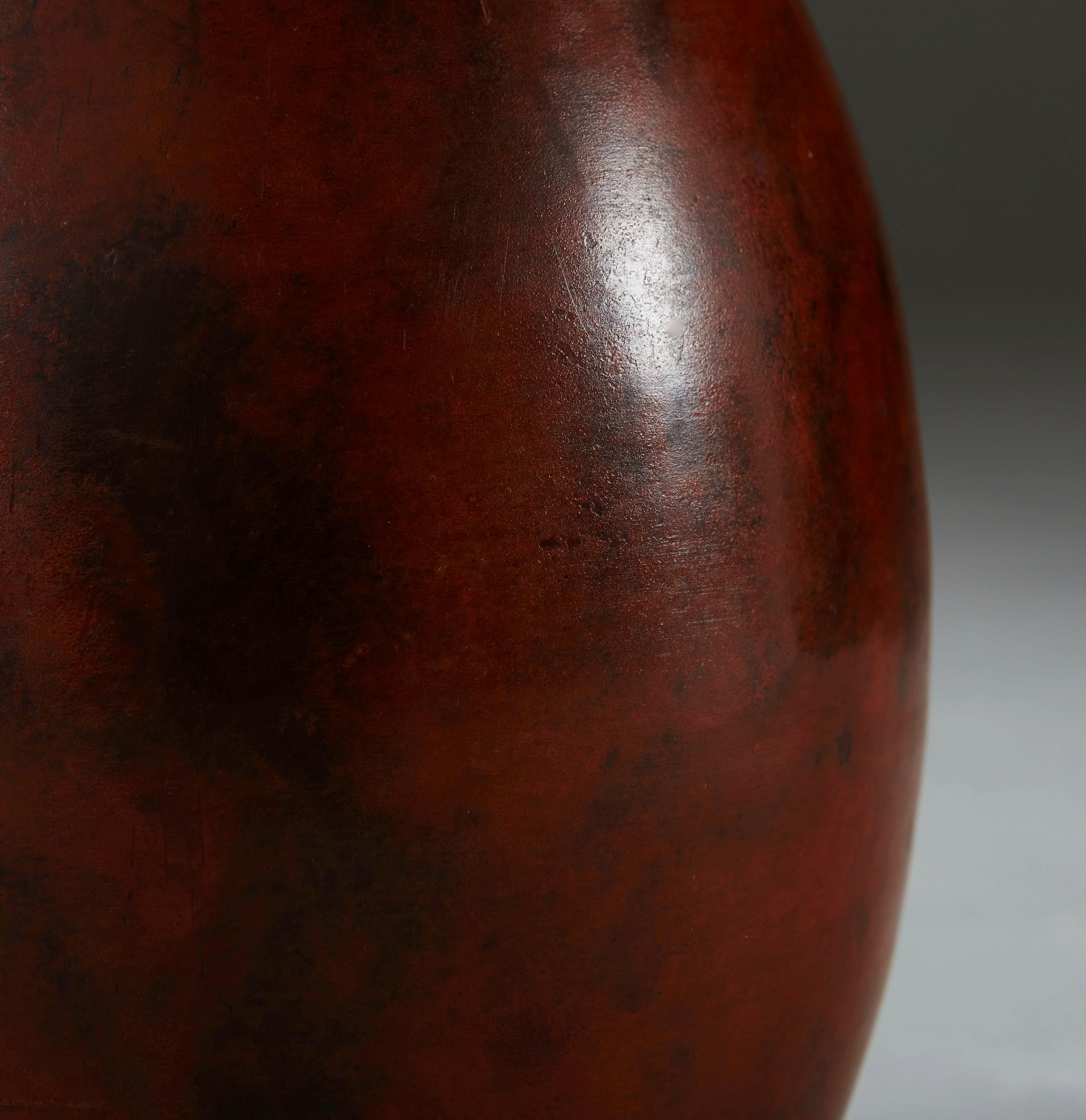 Red Patinated Bronze Japanese Vase as a Table Lamp In Good Condition In London, GB