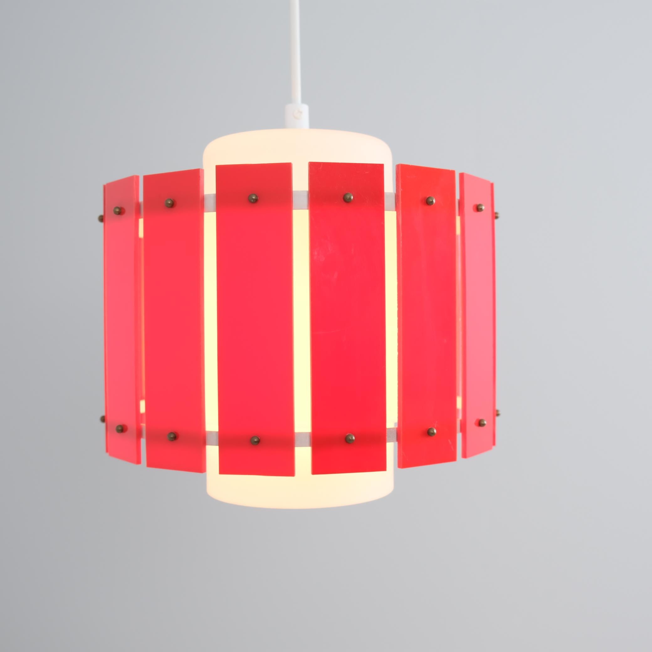 Ciondolo da soffitto rosso e bianco Model K2-47 di Maria Lindeman, Idman 1960 in vendita 3
