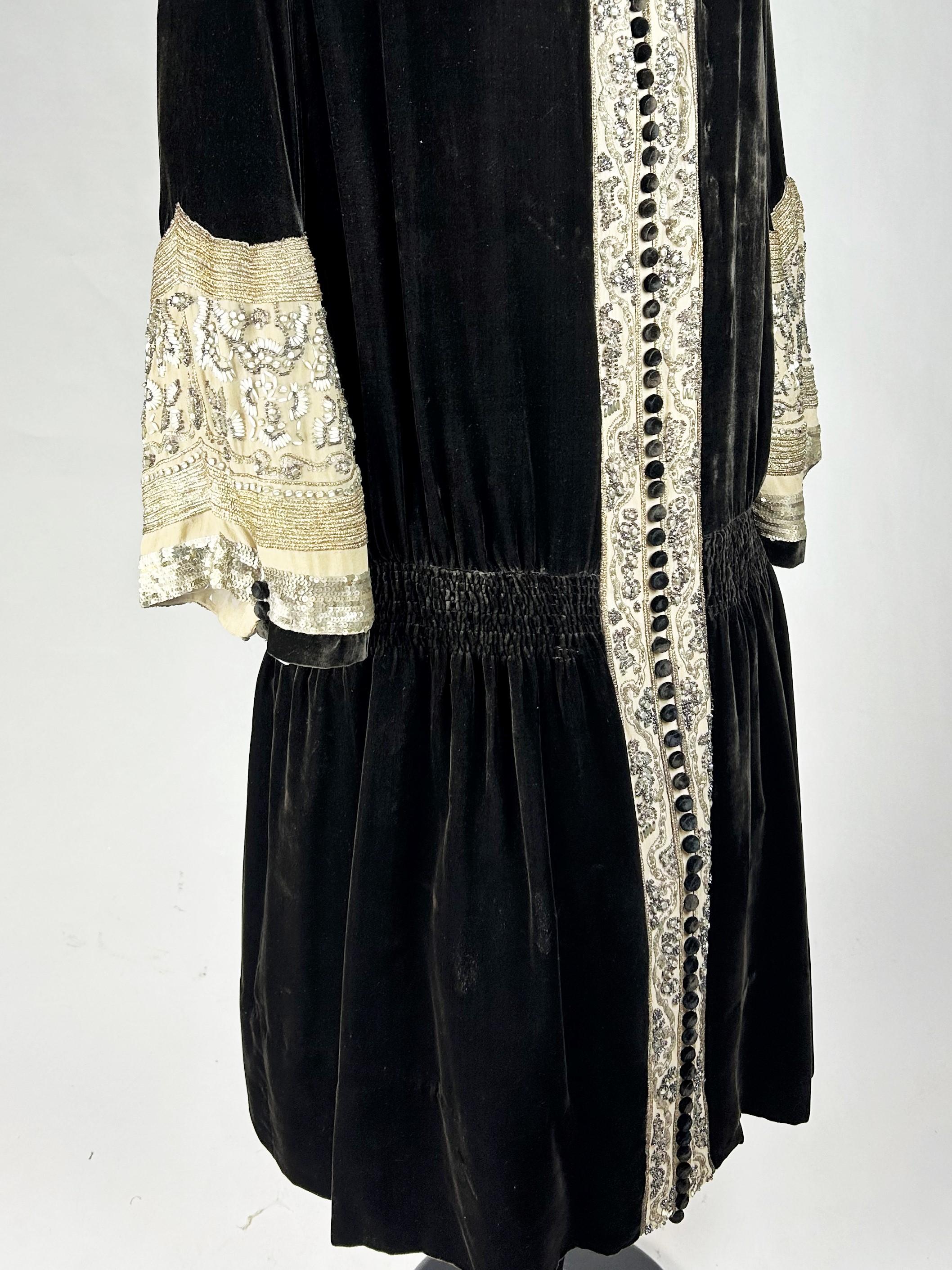 A Redingote Velvet dress by Jean-Charles Worth Haute Couture - Paris Circa 1923 For Sale 8